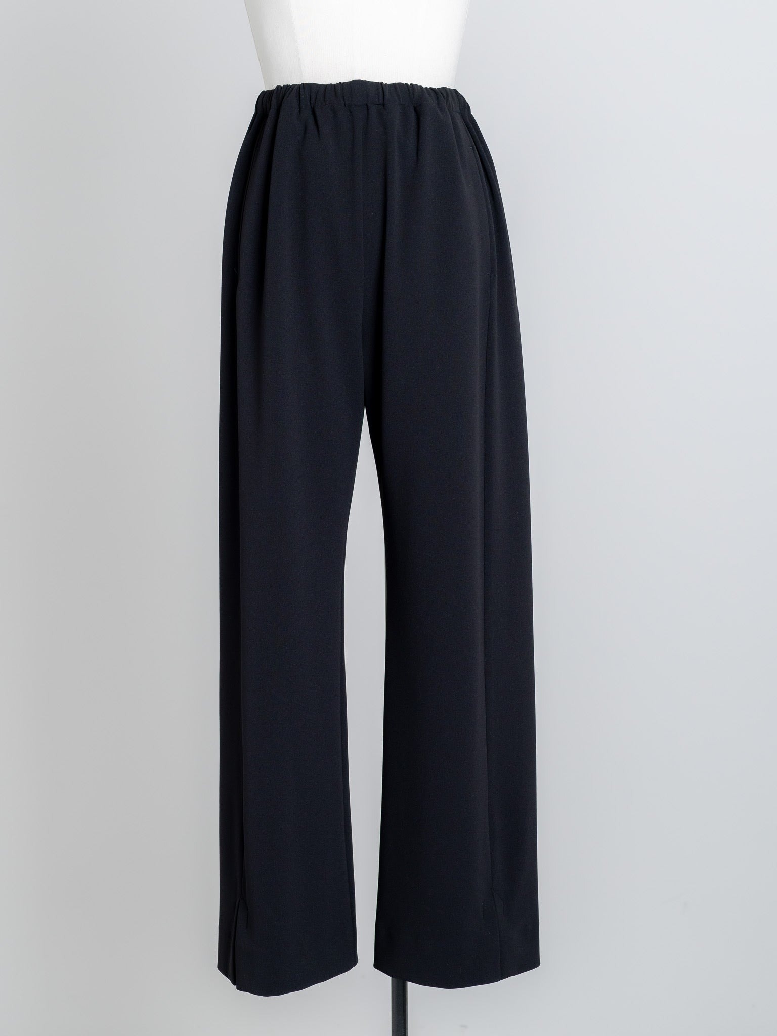 SILKY SLIT PANTS/Black – FREY.online