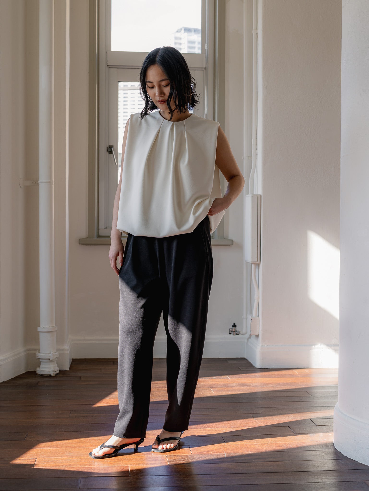 SILKY FORM PANTS/Black
