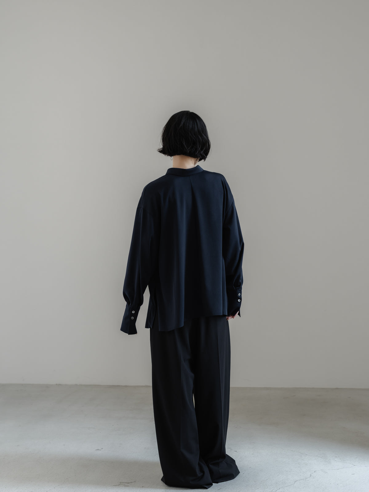 【HANKYU】CHAMELEON SUEDE TOUCH SHIRT