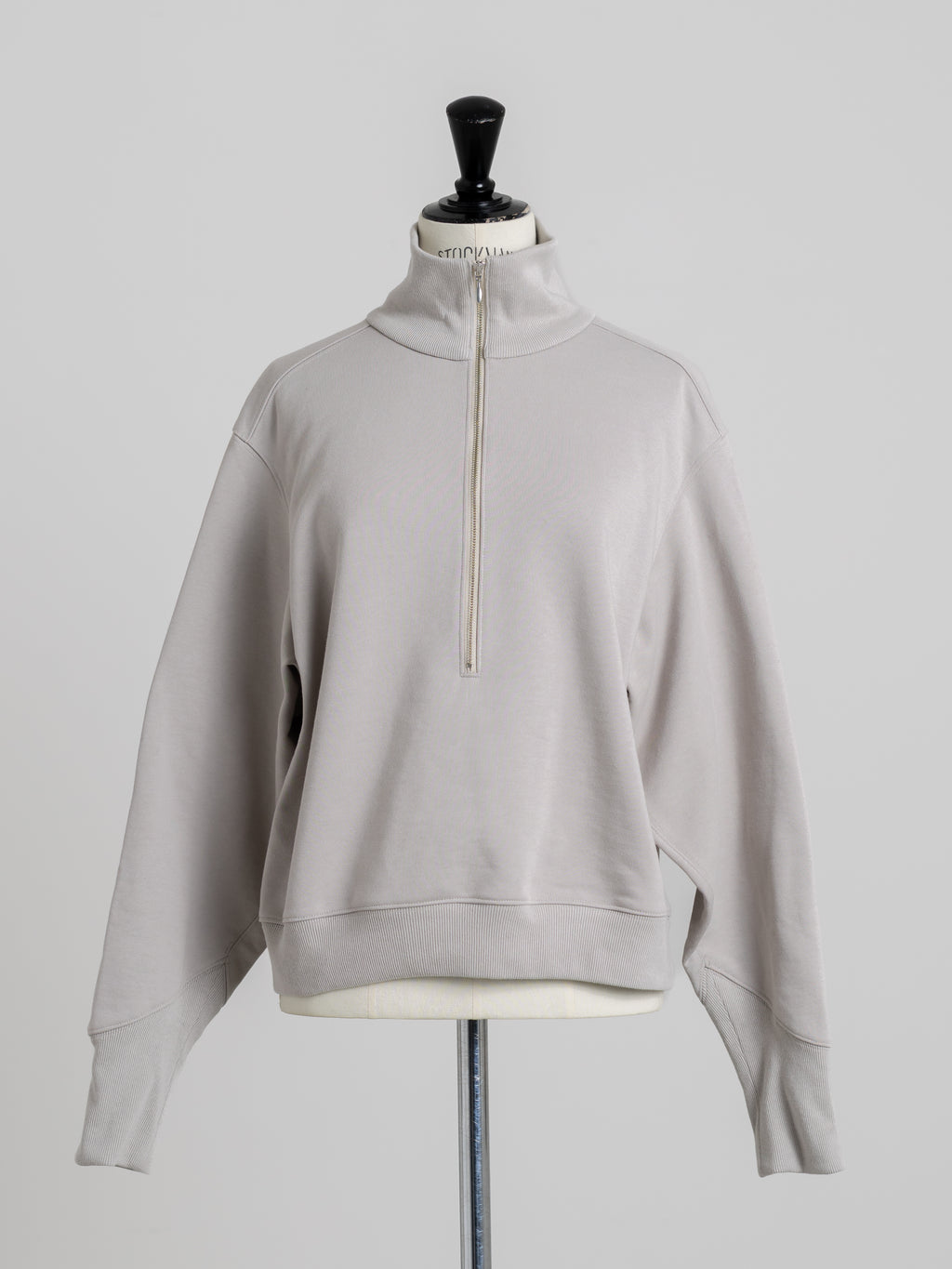 【PRE ORDER】HALF ZIP SWEAT