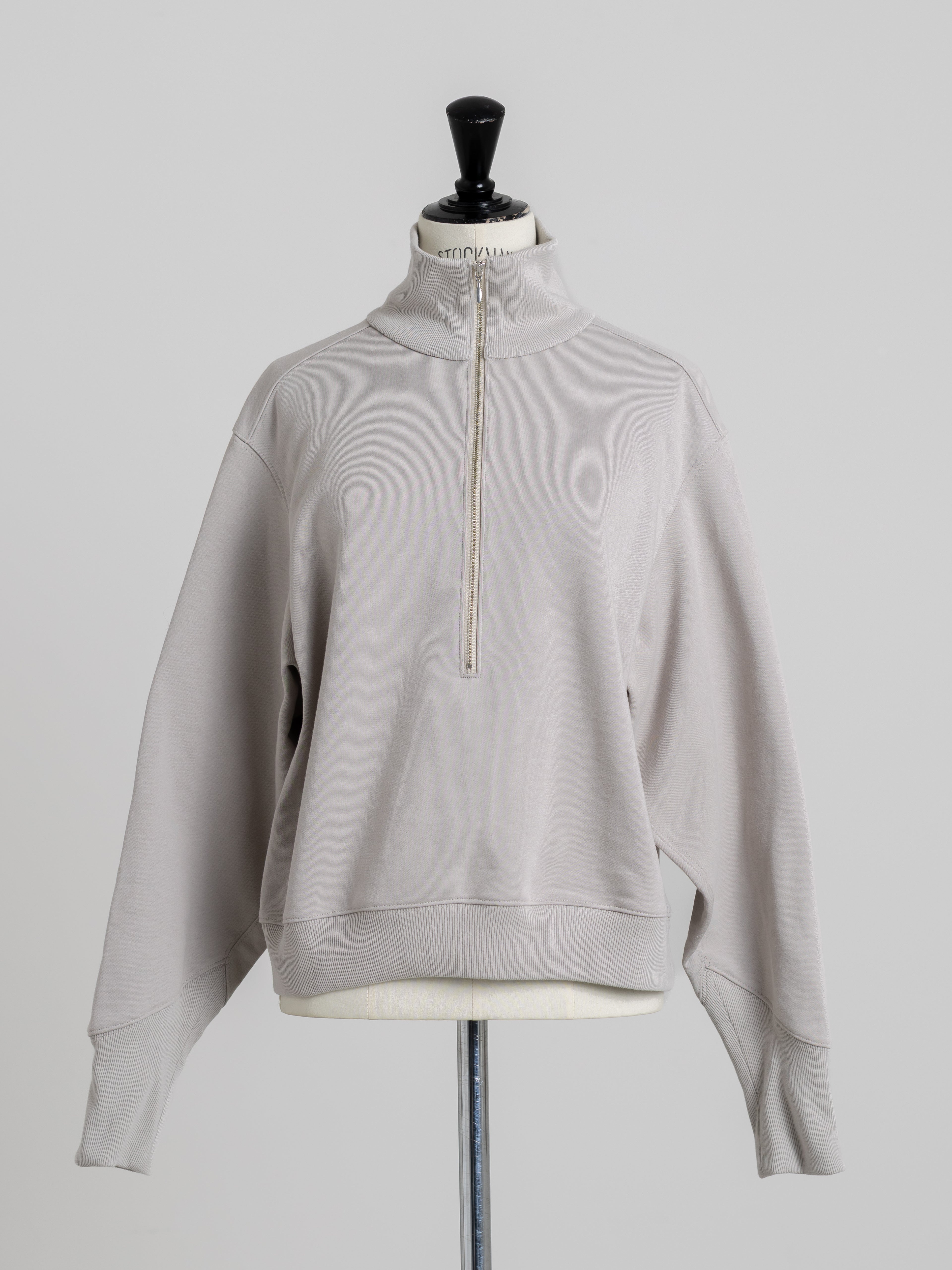 【PRE ORDER】HALF ZIP SWEAT
