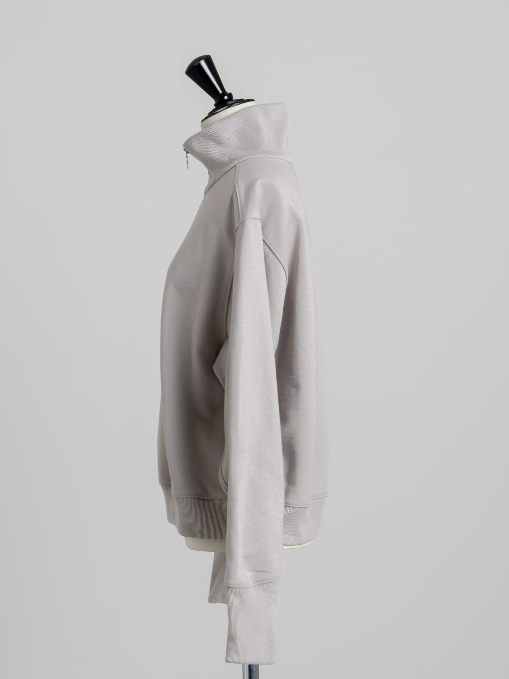 【PRE ORDER】HALF ZIP SWEAT