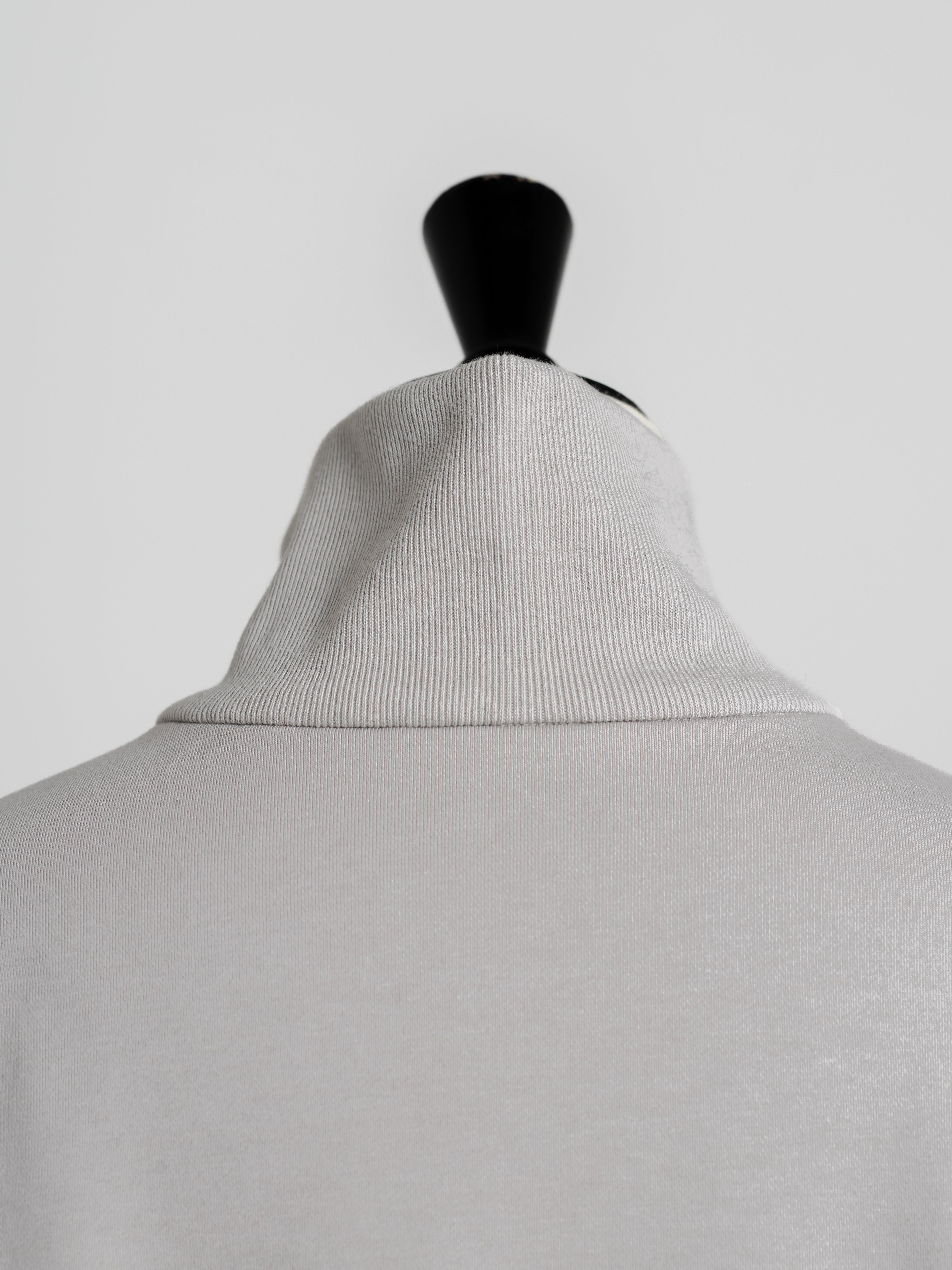 【PRE ORDER】HALF ZIP SWEAT