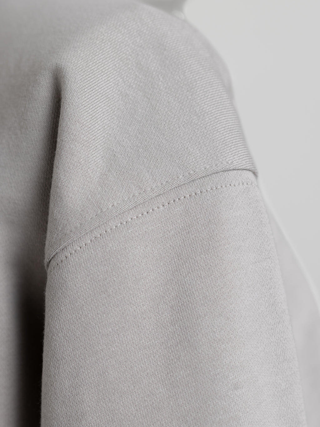【PRE ORDER】HALF ZIP SWEAT