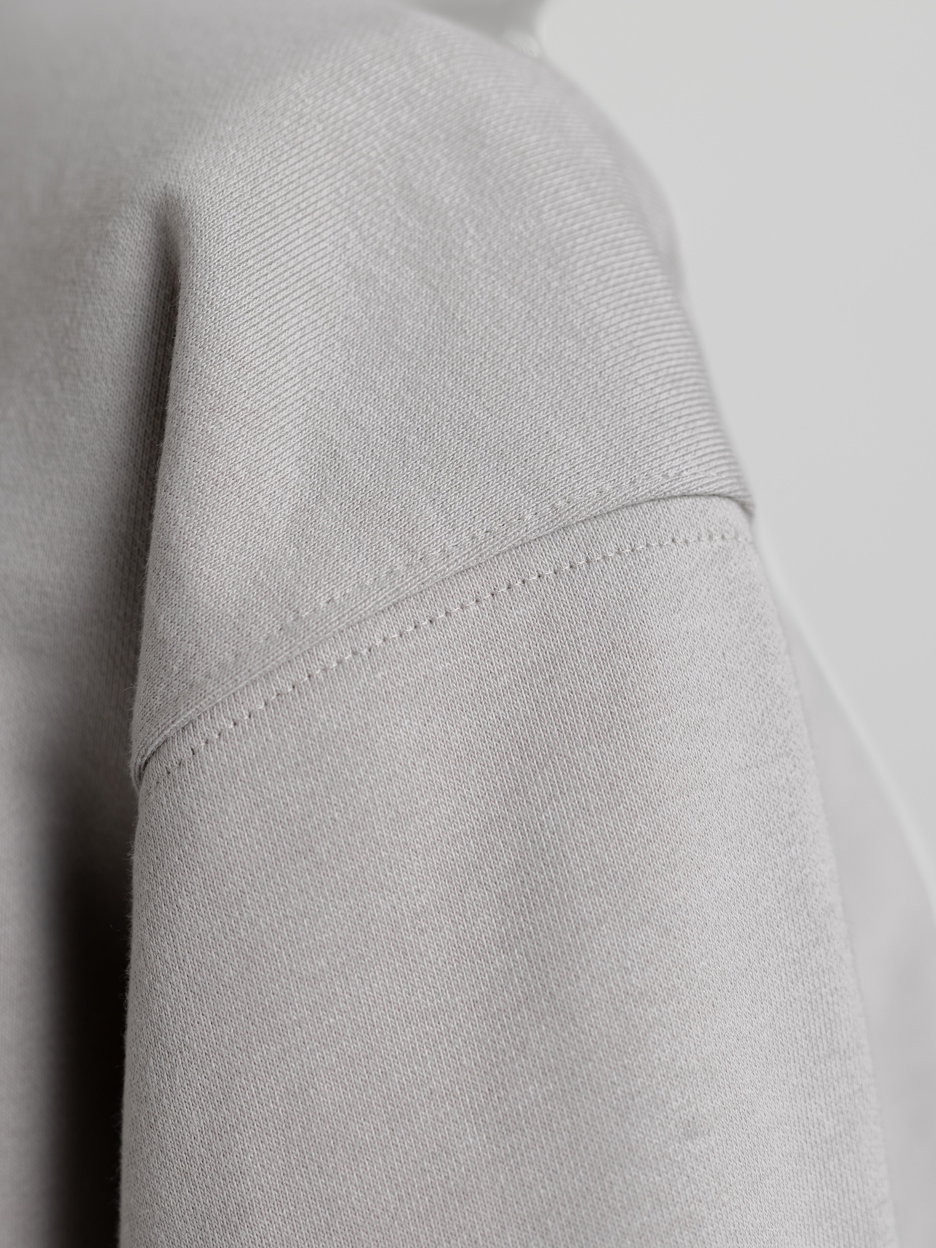 【PRE ORDER】HALF ZIP SWEAT