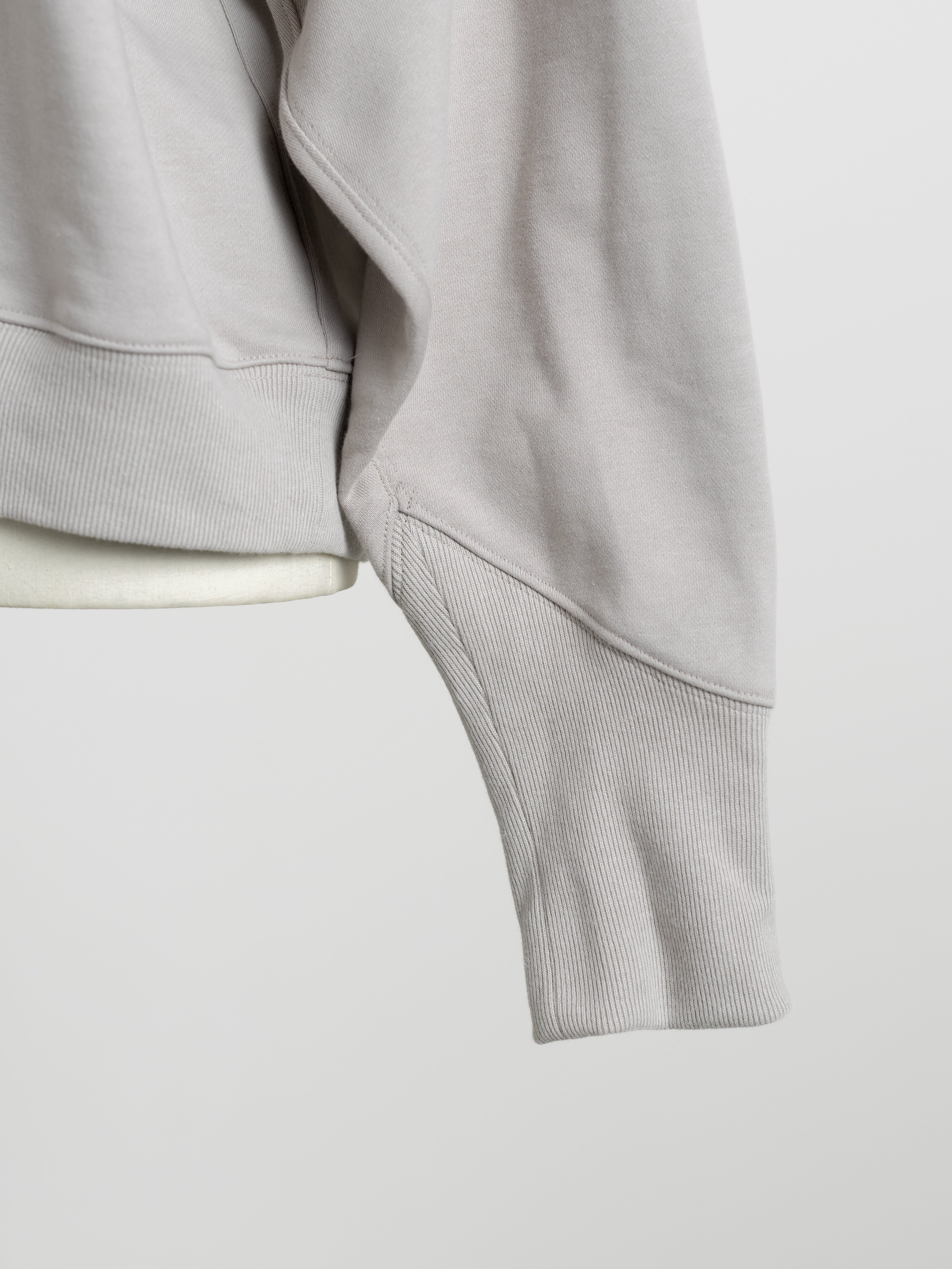 【PRE ORDER】HALF ZIP SWEAT