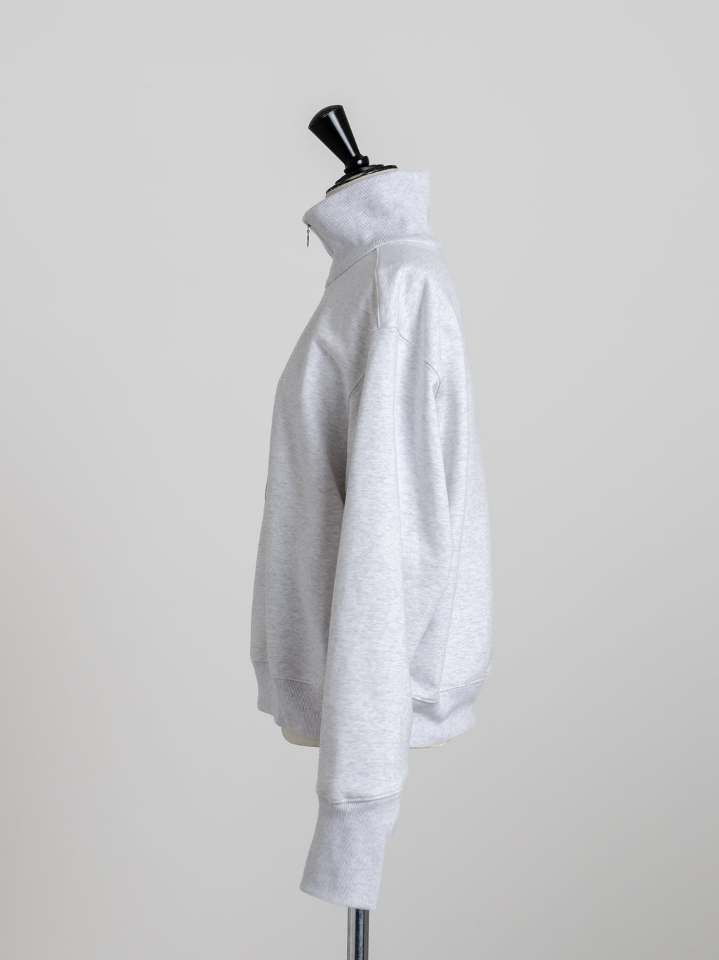 【PRE ORDER】HALF ZIP SWEAT