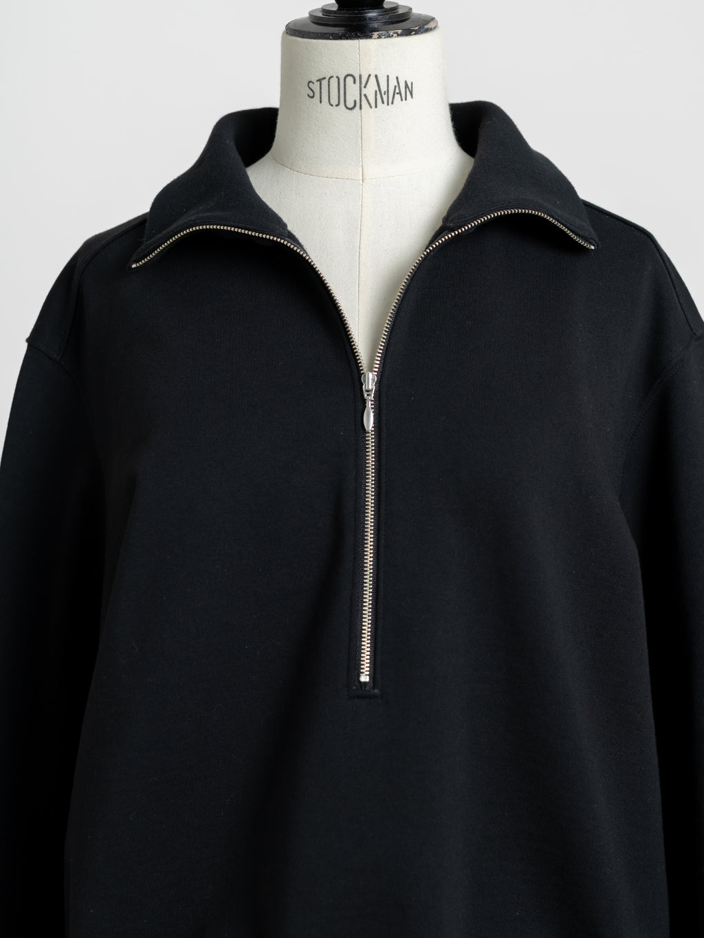 【PRE ORDER】HALF ZIP SWEAT