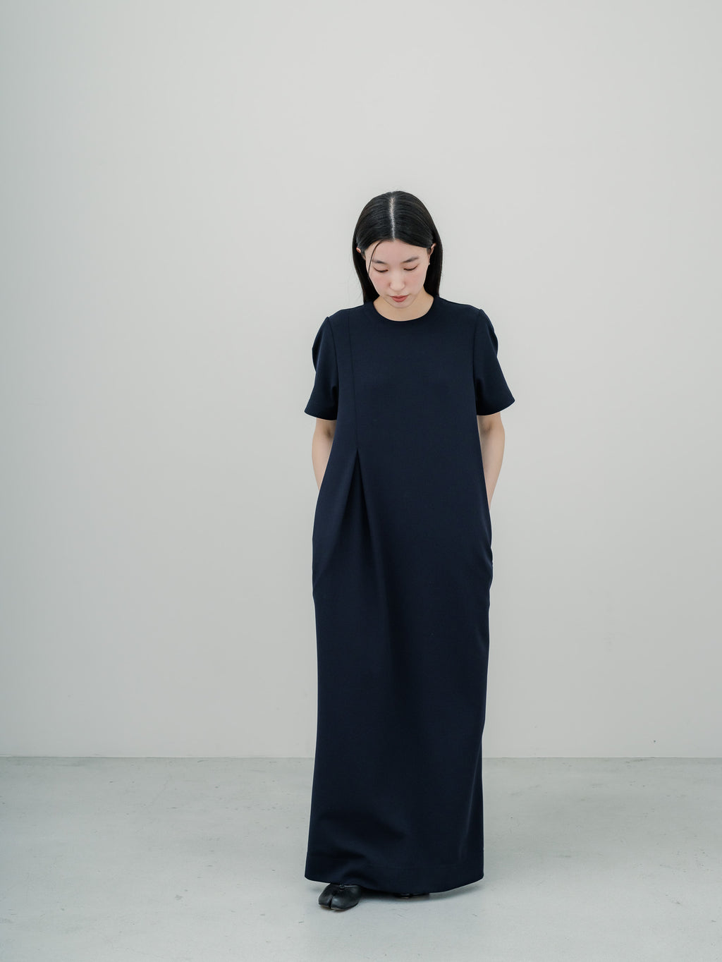 【PRE ORDER】SILKY TECH DRESS/Navy