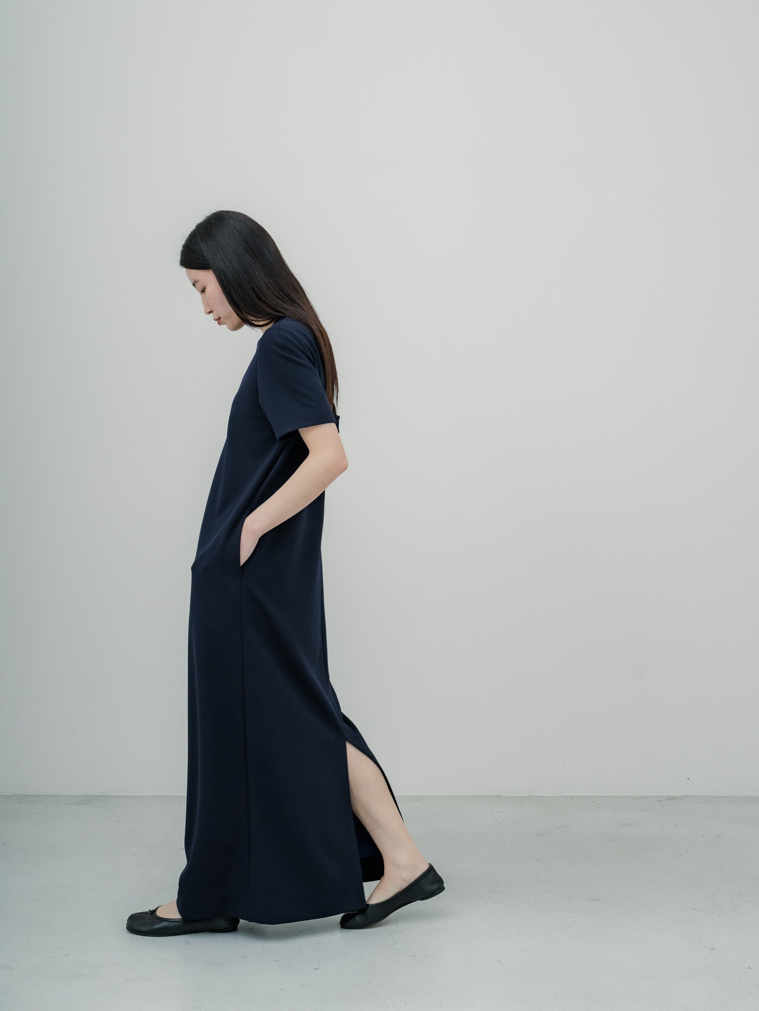 SILKY TECH DRESS/Navy – FREY.online