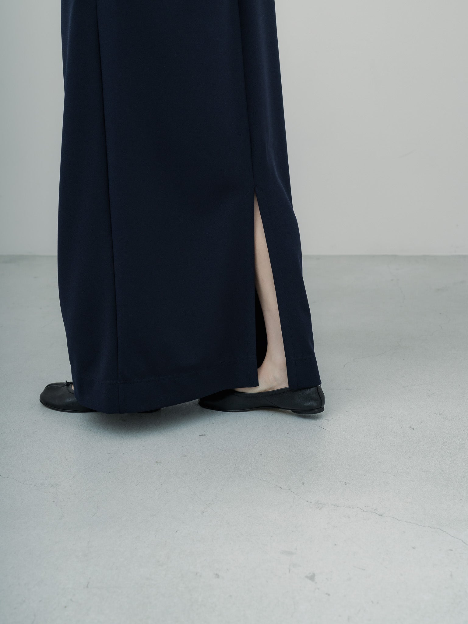 【PRE ORDER】SILKY TECH DRESS/Navy