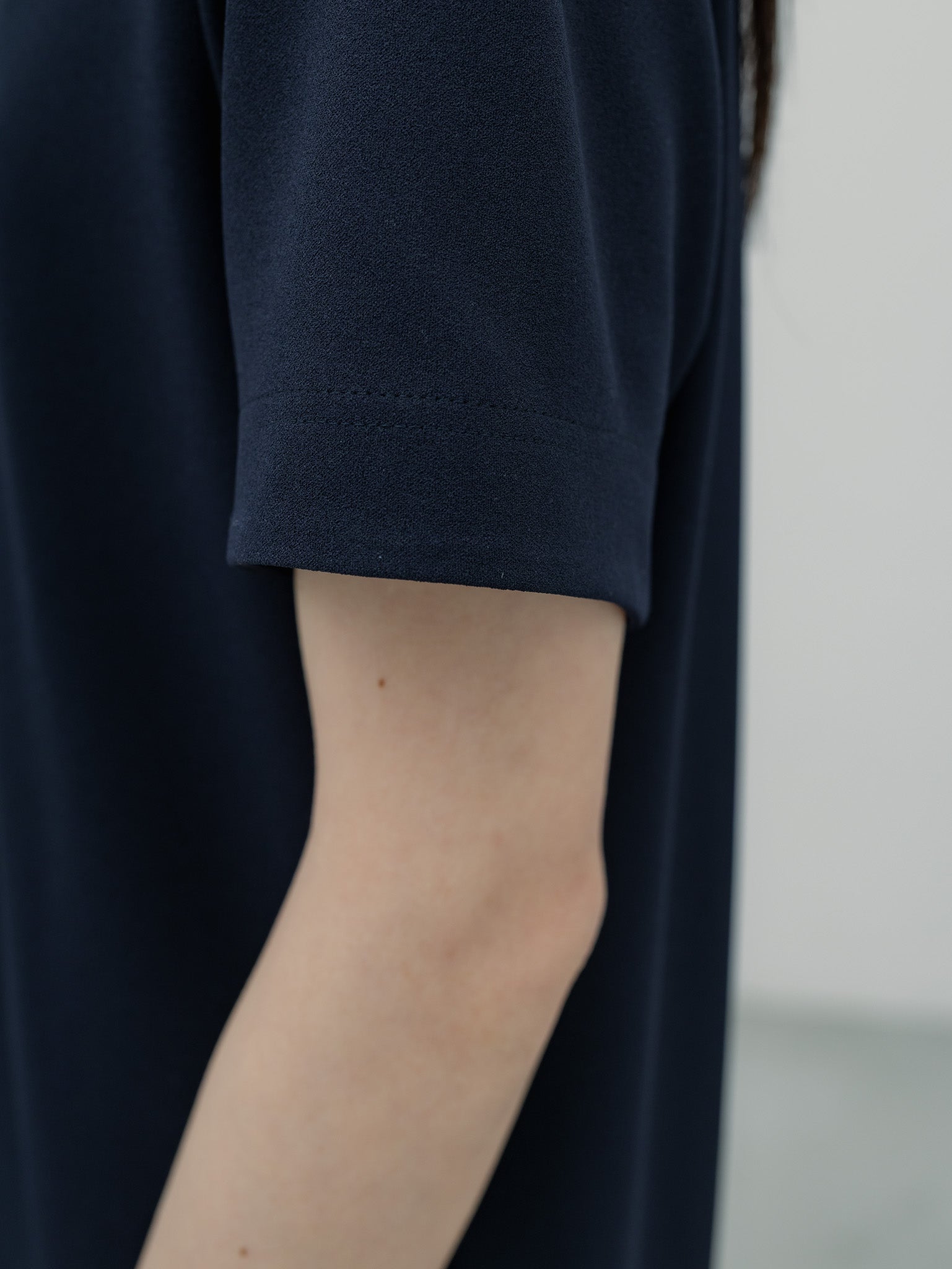 【PRE ORDER】SILKY TECH DRESS/Navy