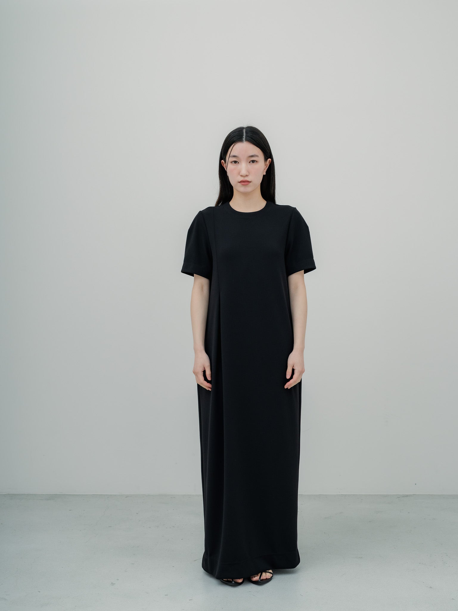 SILKY TECH DRESS/Black – FREY.online