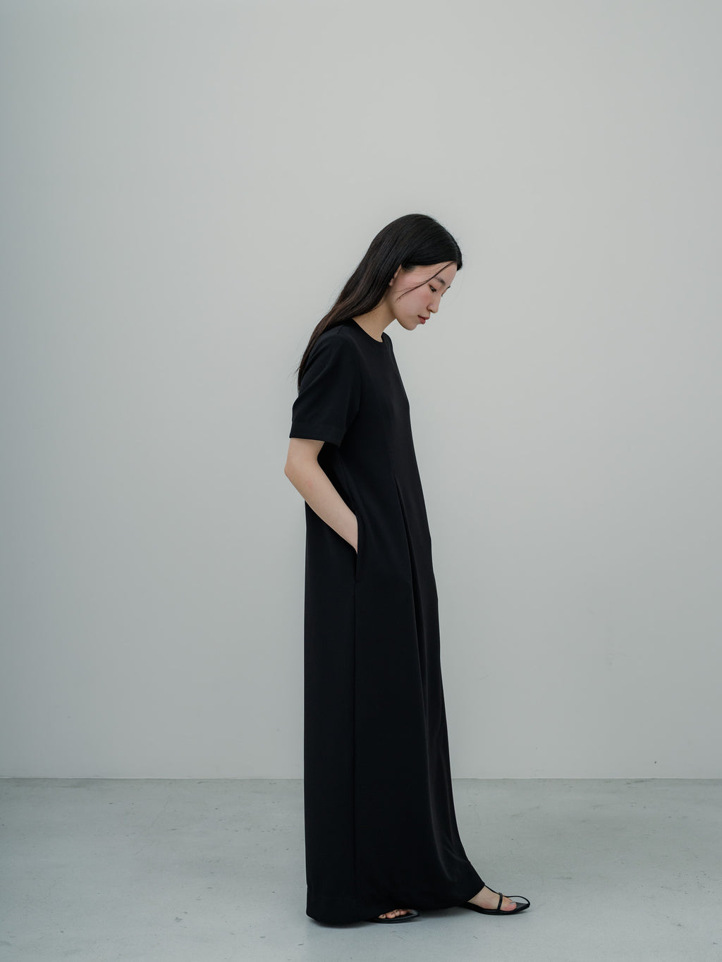 【PRE ORDER】SILKY TECH DRESS/Black