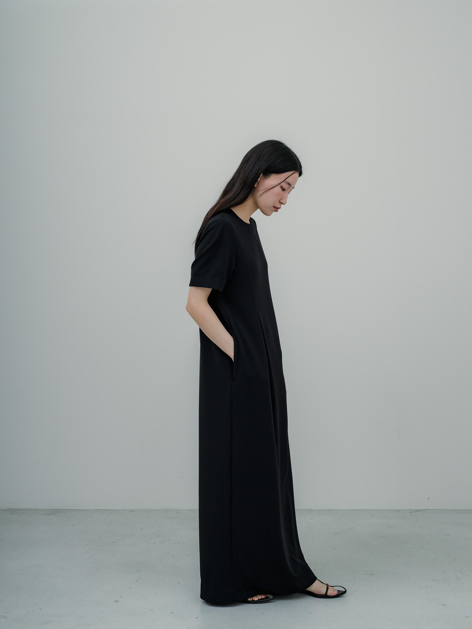 【PRE ORDER】SILKY TECH DRESS/Black