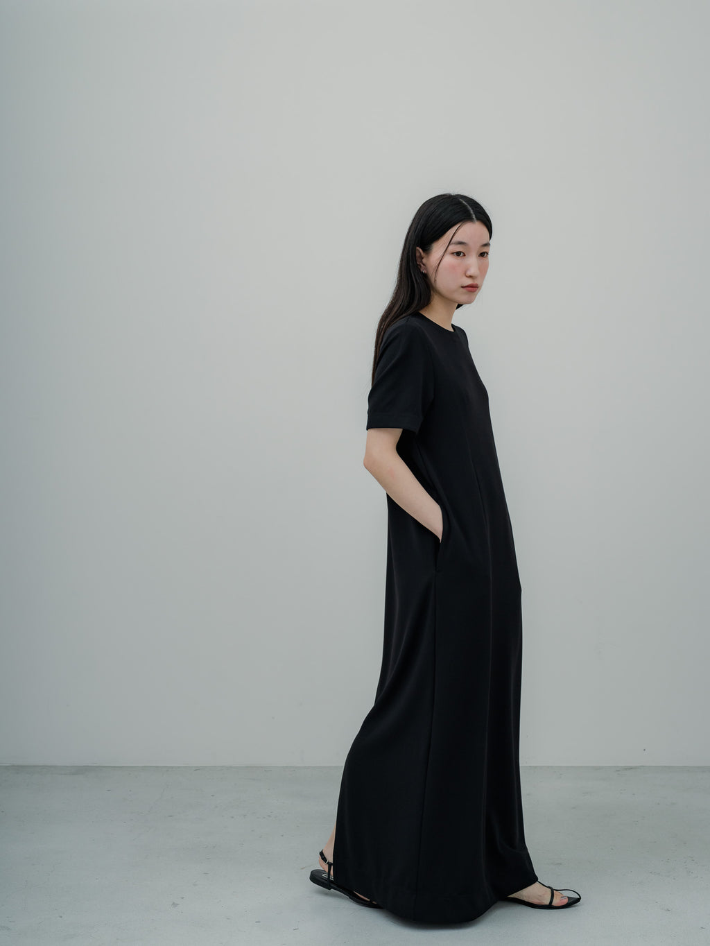 【PRE ORDER】SILKY TECH DRESS/Black