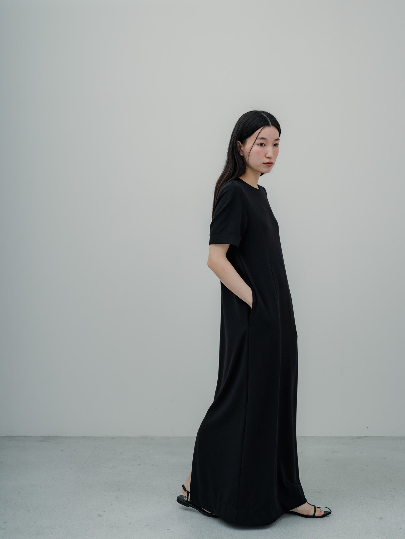 【PRE ORDER】SILKY TECH DRESS/Black