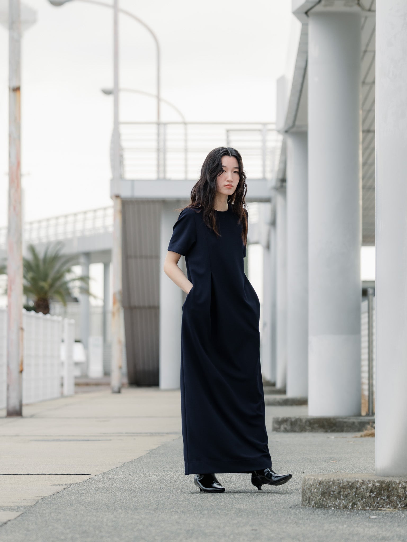 【PRE ORDER】SILKY TECH DRESS/Navy