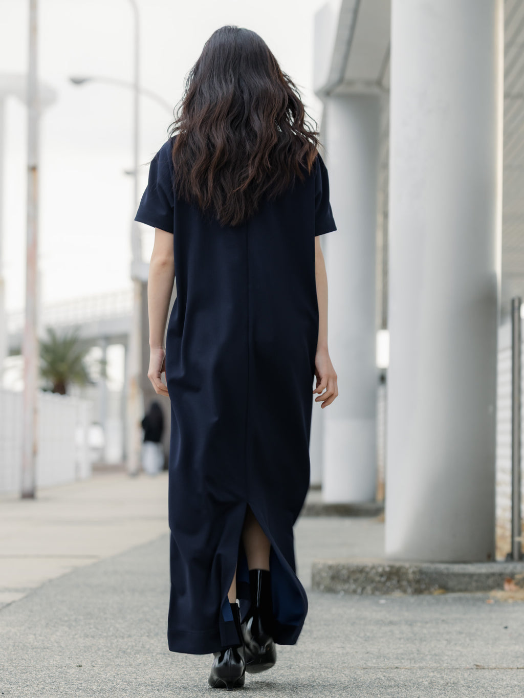 【PRE ORDER】SILKY TECH DRESS/Navy