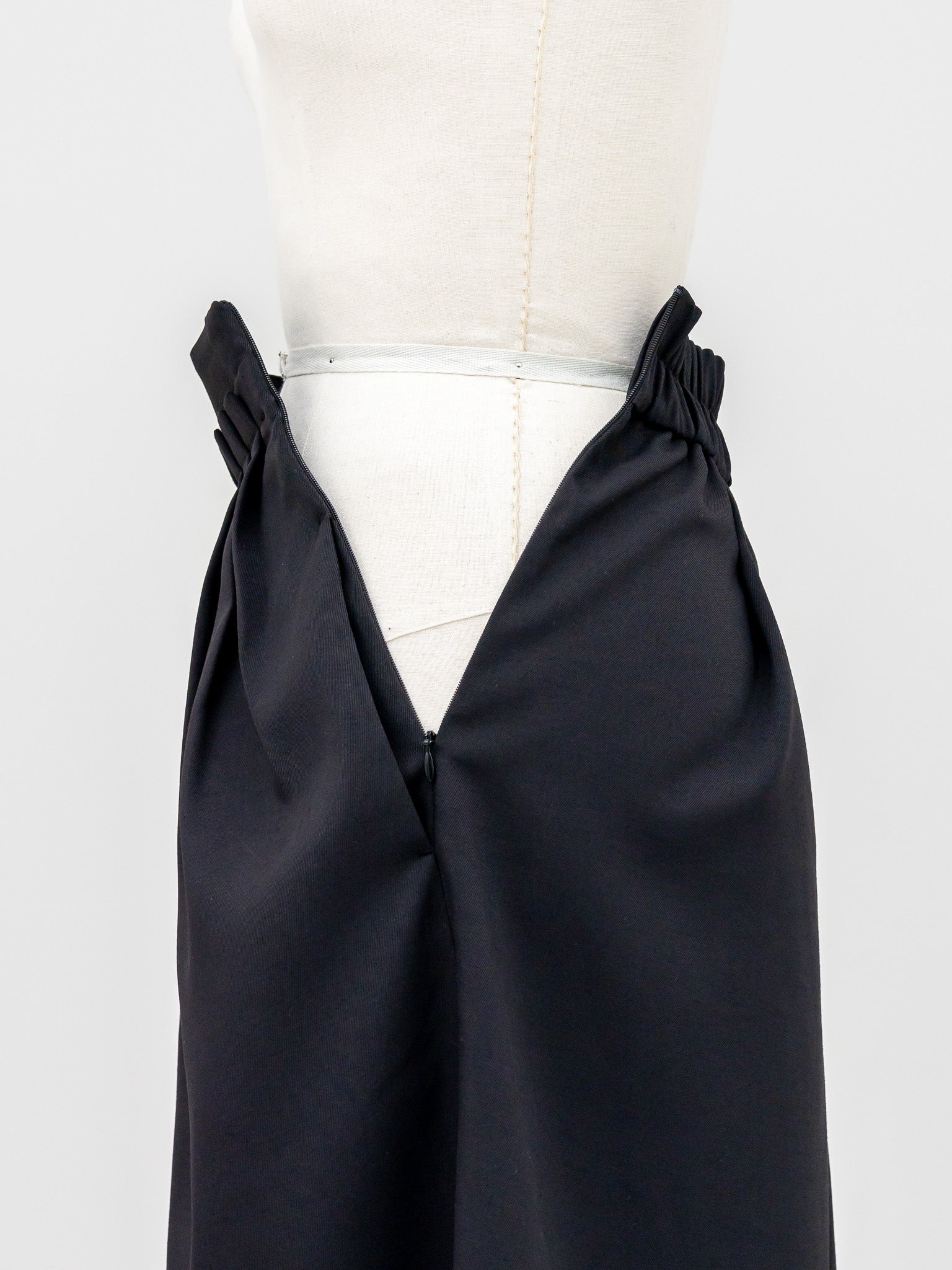 【PRE ORDER】EASY DRAPE SKIRT/Black
