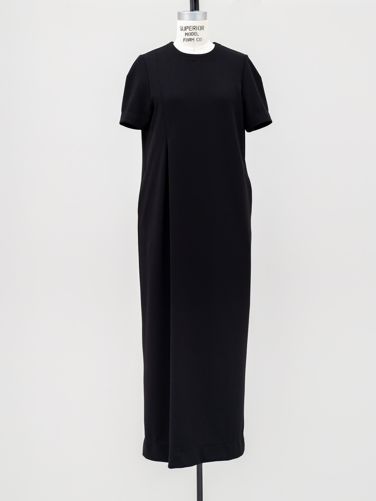 SILKY TECH DRESS/Black – FREY.online