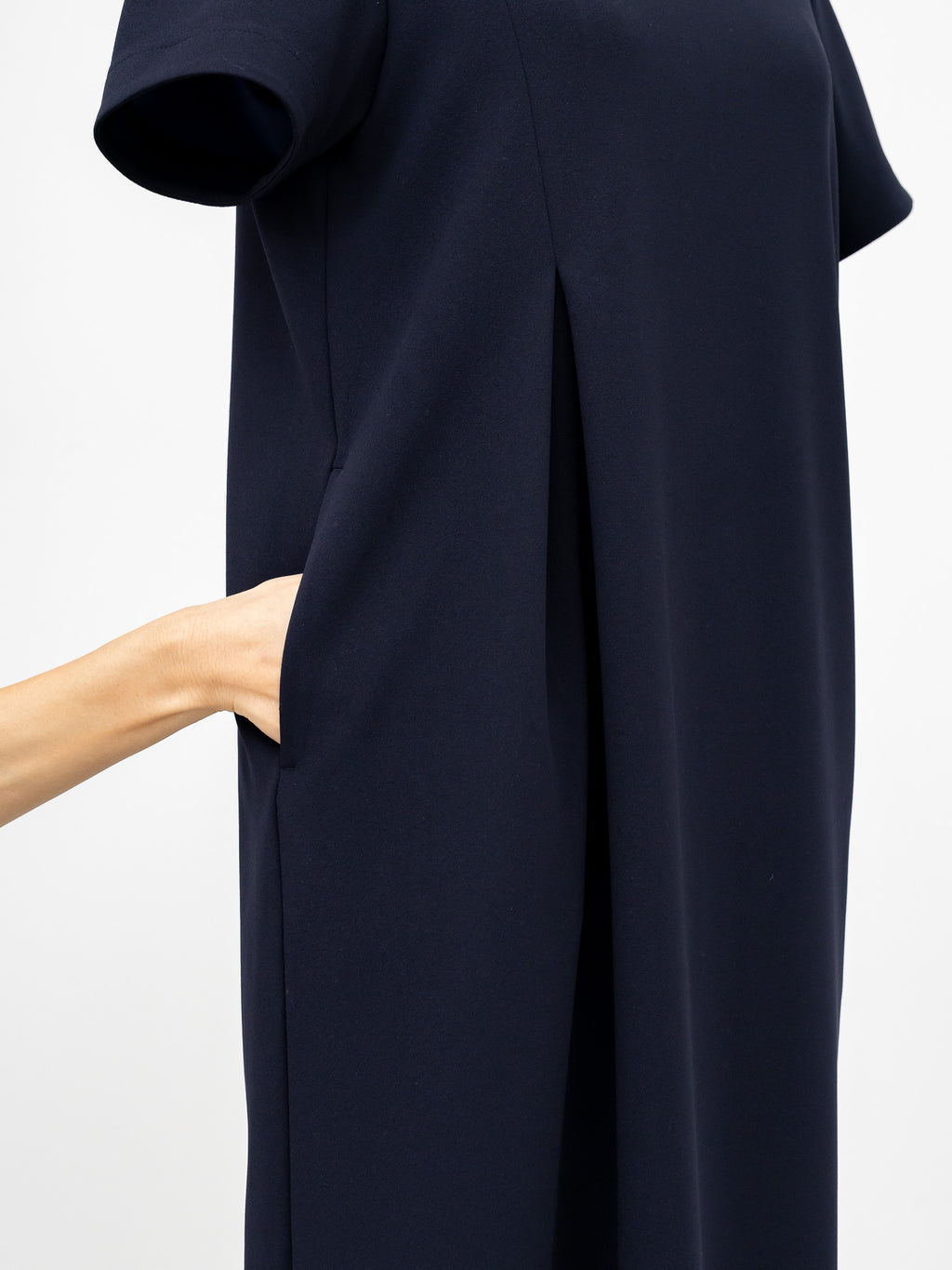 【PRE ORDER】SILKY TECH DRESS/Navy