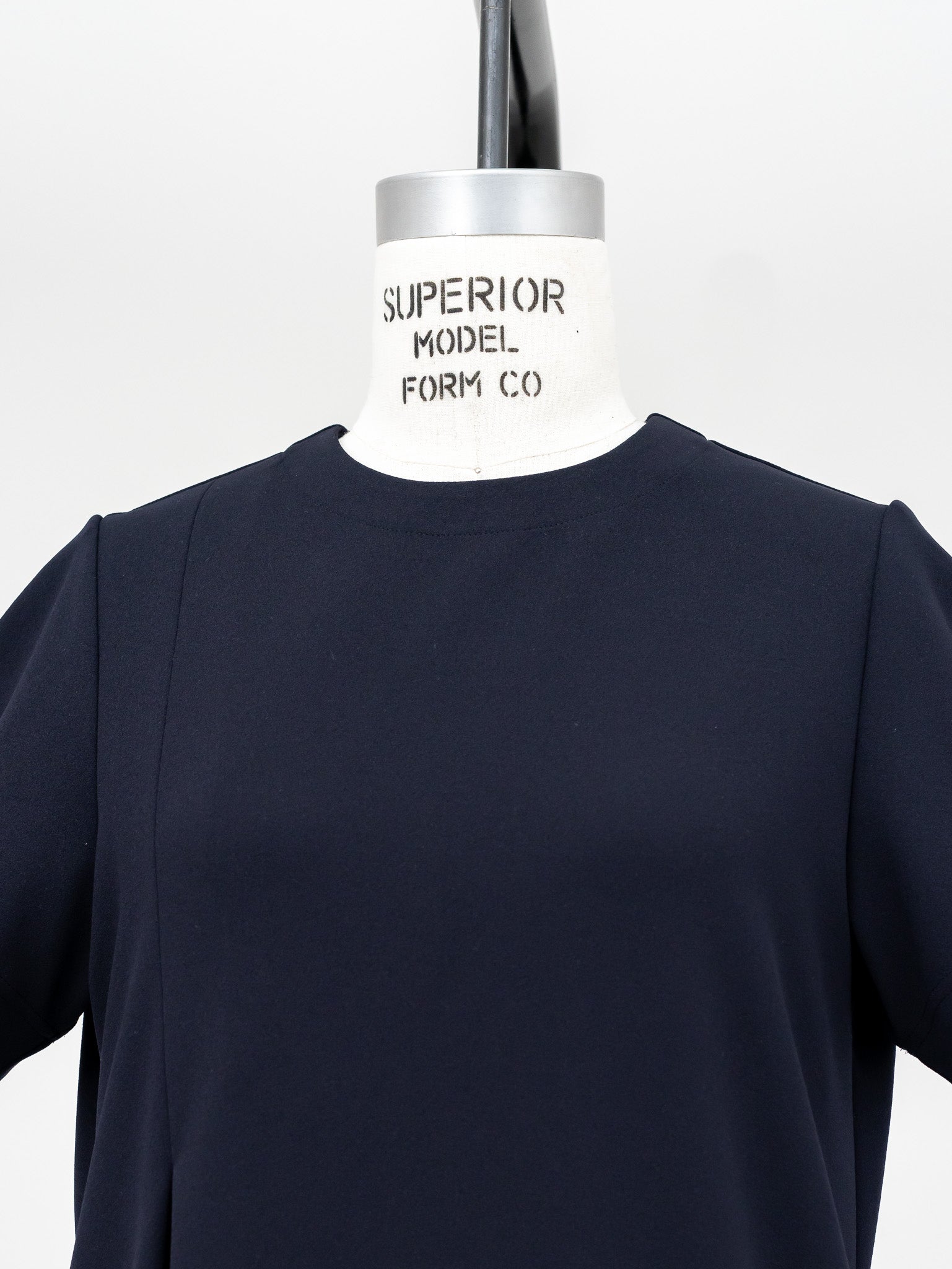 【PRE ORDER】SILKY TECH DRESS/Navy