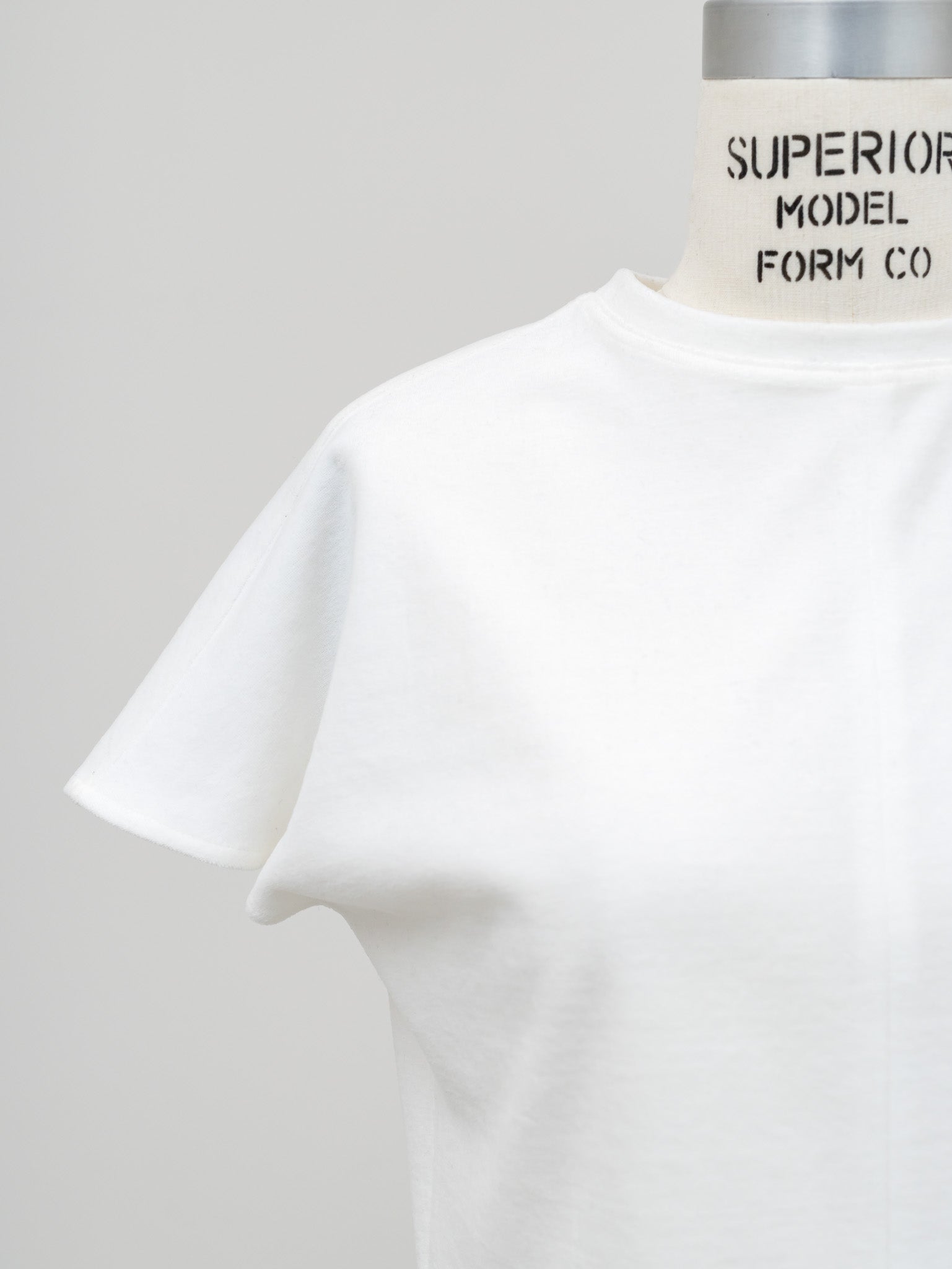 PRE ORDER]BLOOM FRENCH TOP/White – FREY.online