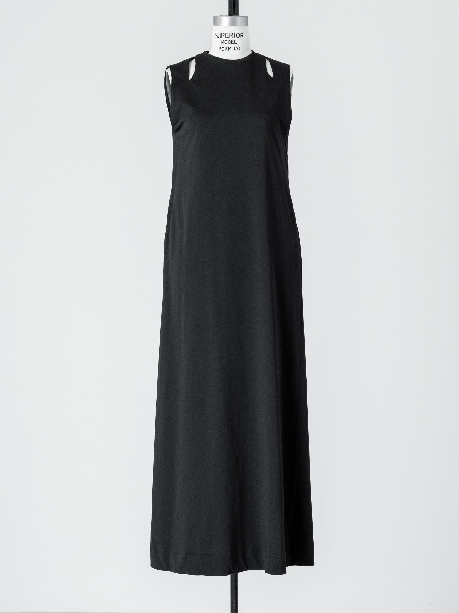 【PRE ORDER】CUT OUT DRESS / black