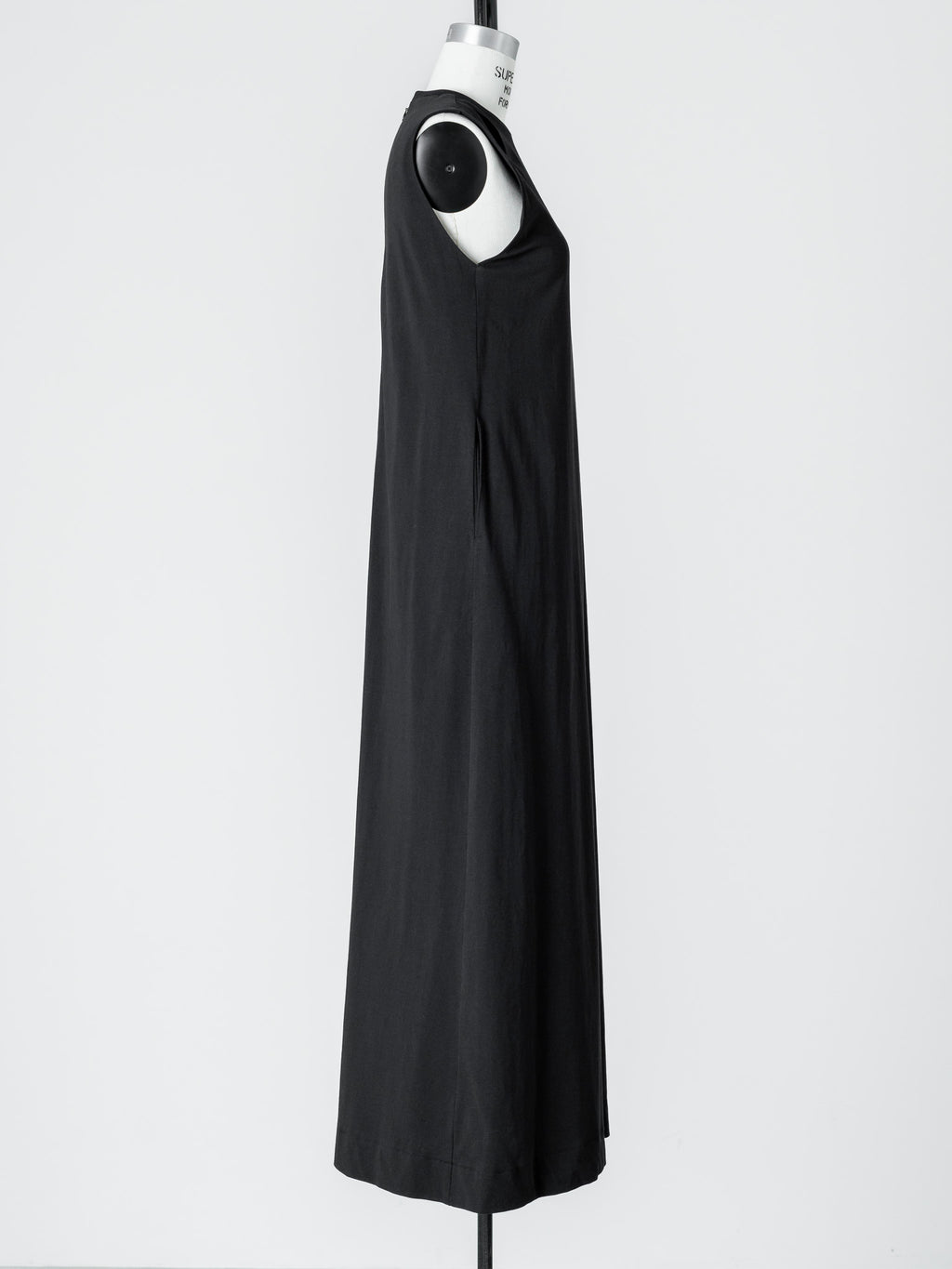 CUT OUT DRESS / black