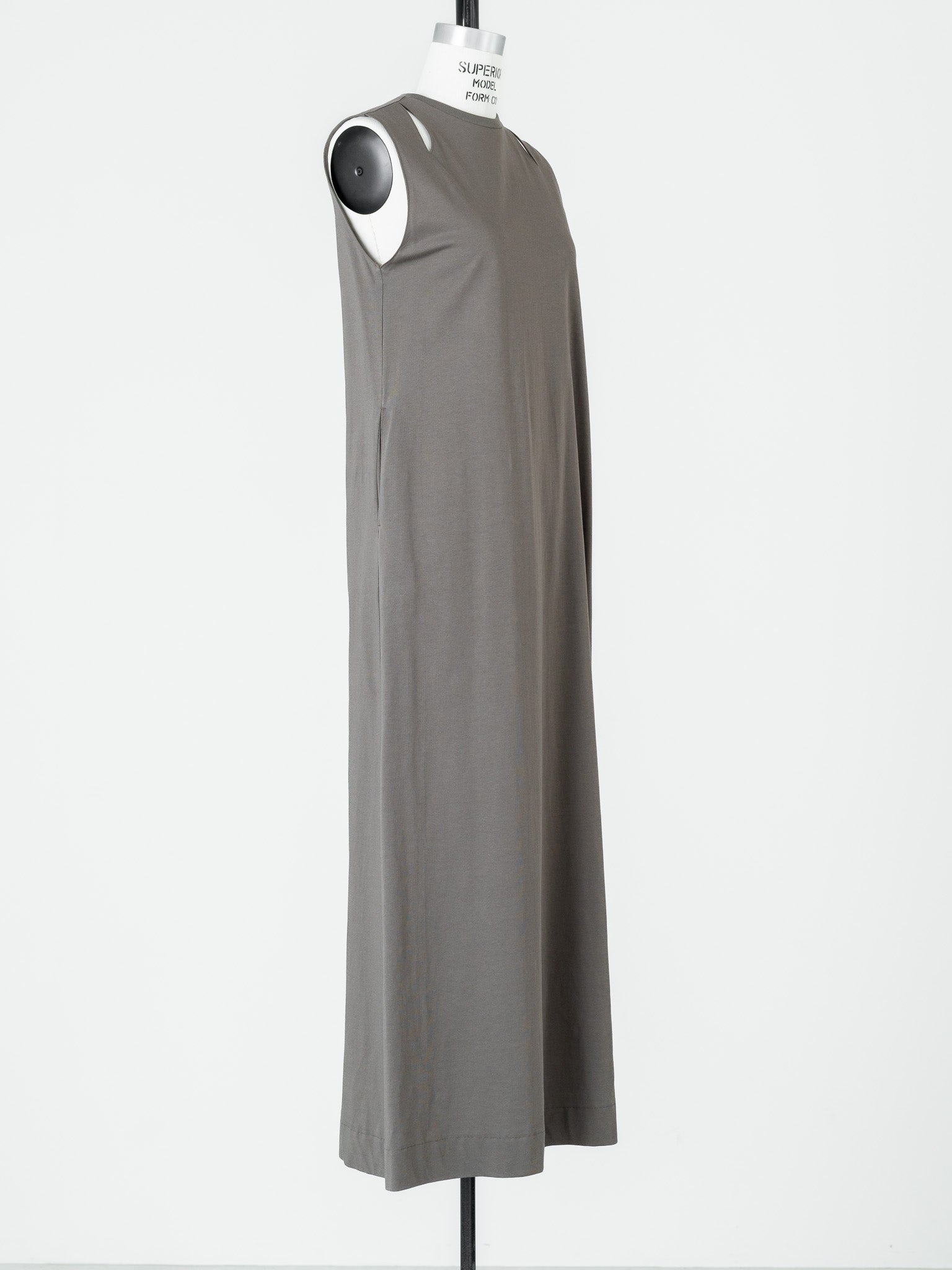 【PRE ORDER】CUT OUT DRESS / mocha greige
