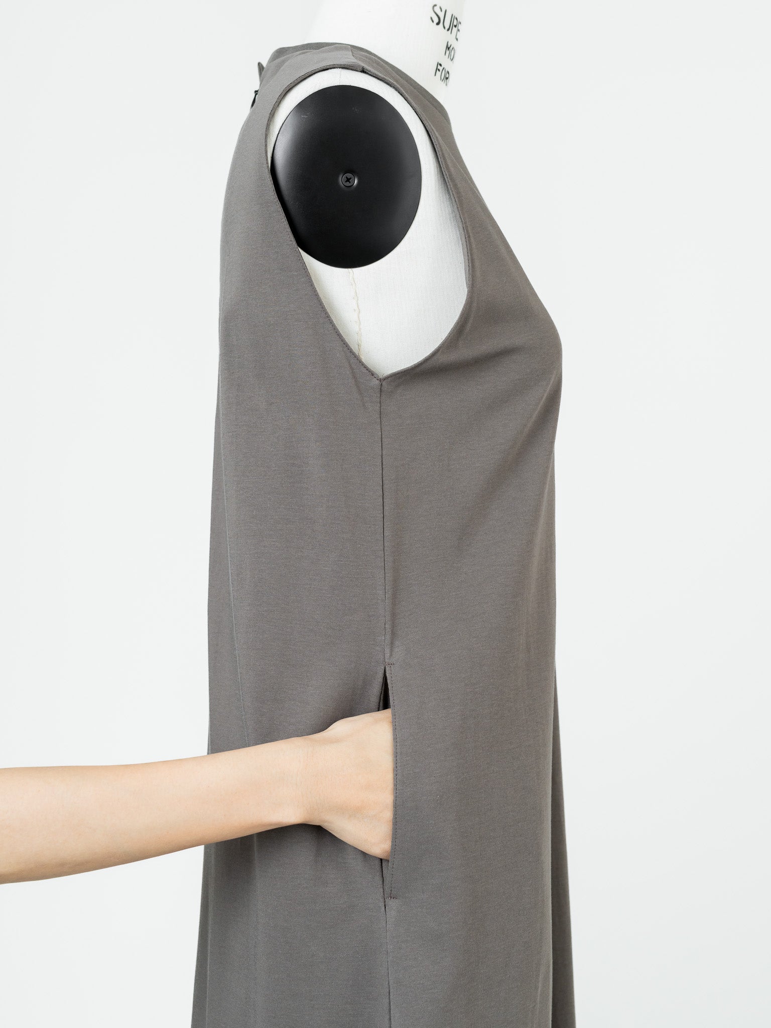 【PRE ORDER】CUT OUT DRESS / mocha greige