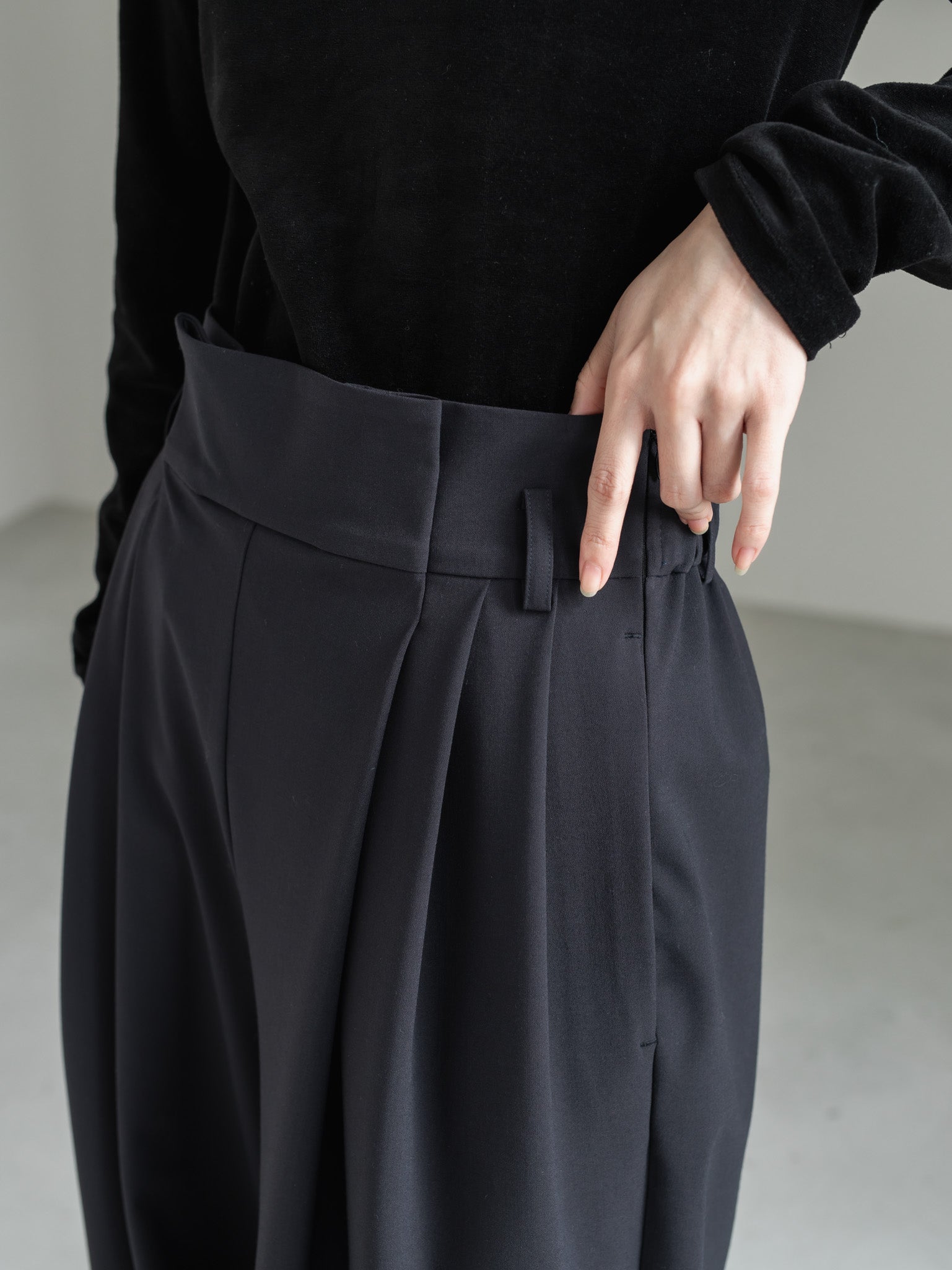 【PRE ORDER】FOLD HIGH PANTS - NAVY