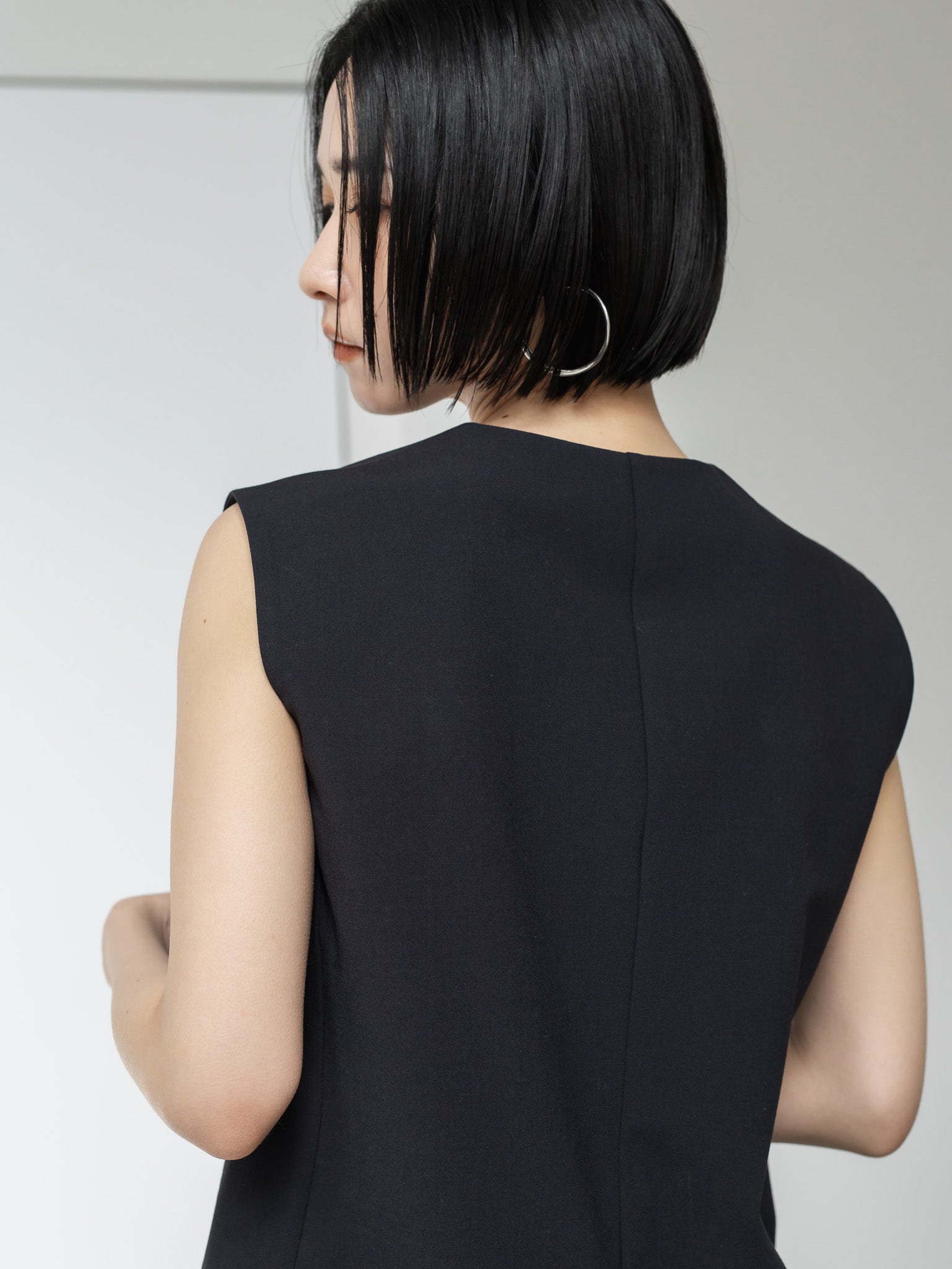 【PRE ORDER】CURVE VEST - NAVY
