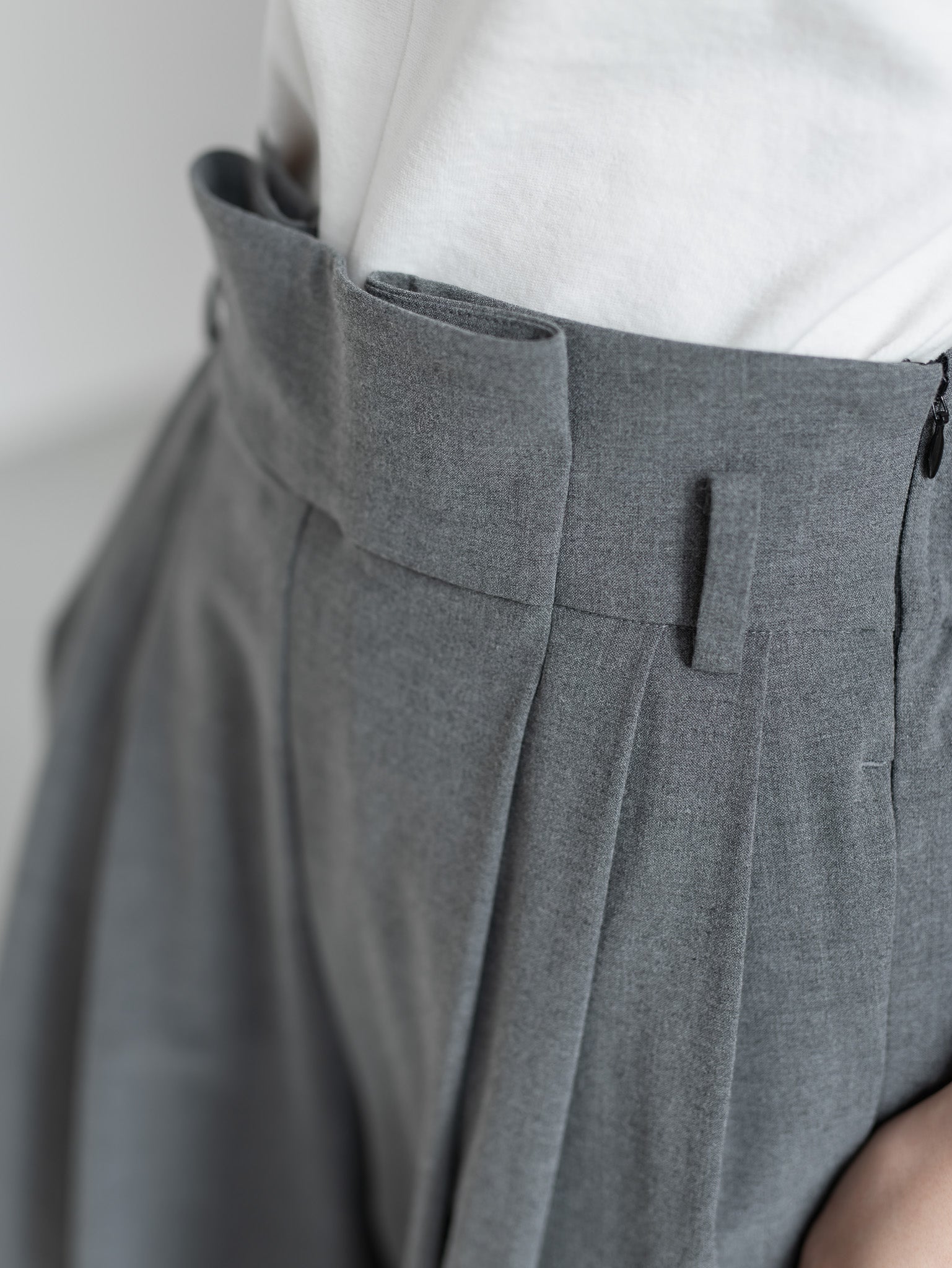 【PRE ORDER】FOLD HIGH PANTS - GRAY