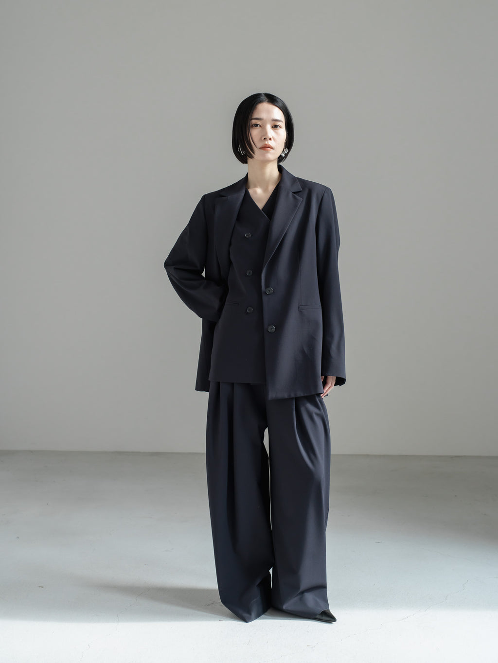 【PRE ORDER】OUTLINE JACKET - NAVY