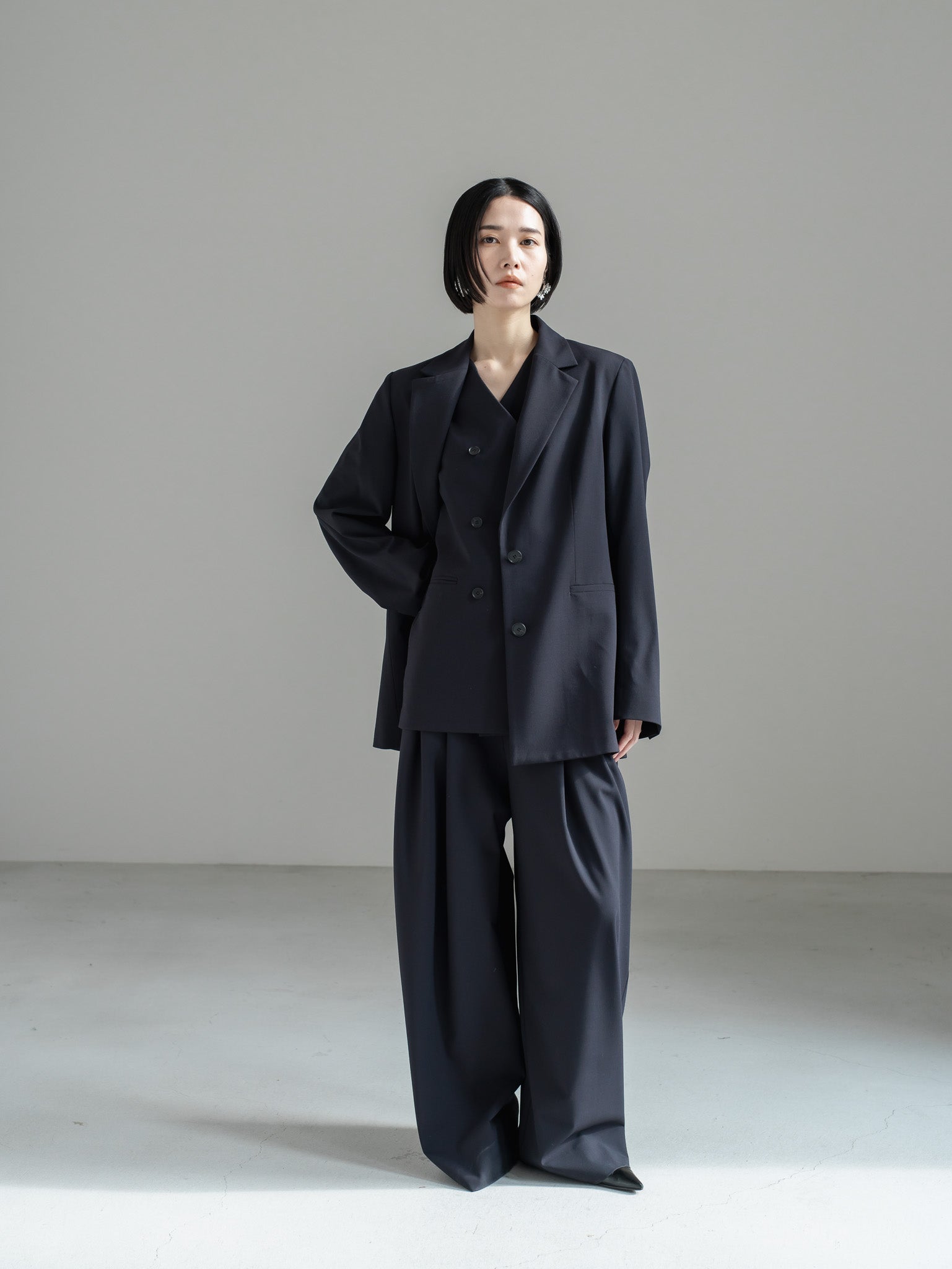 【PRE ORDER】OUTLINE JACKET - NAVY