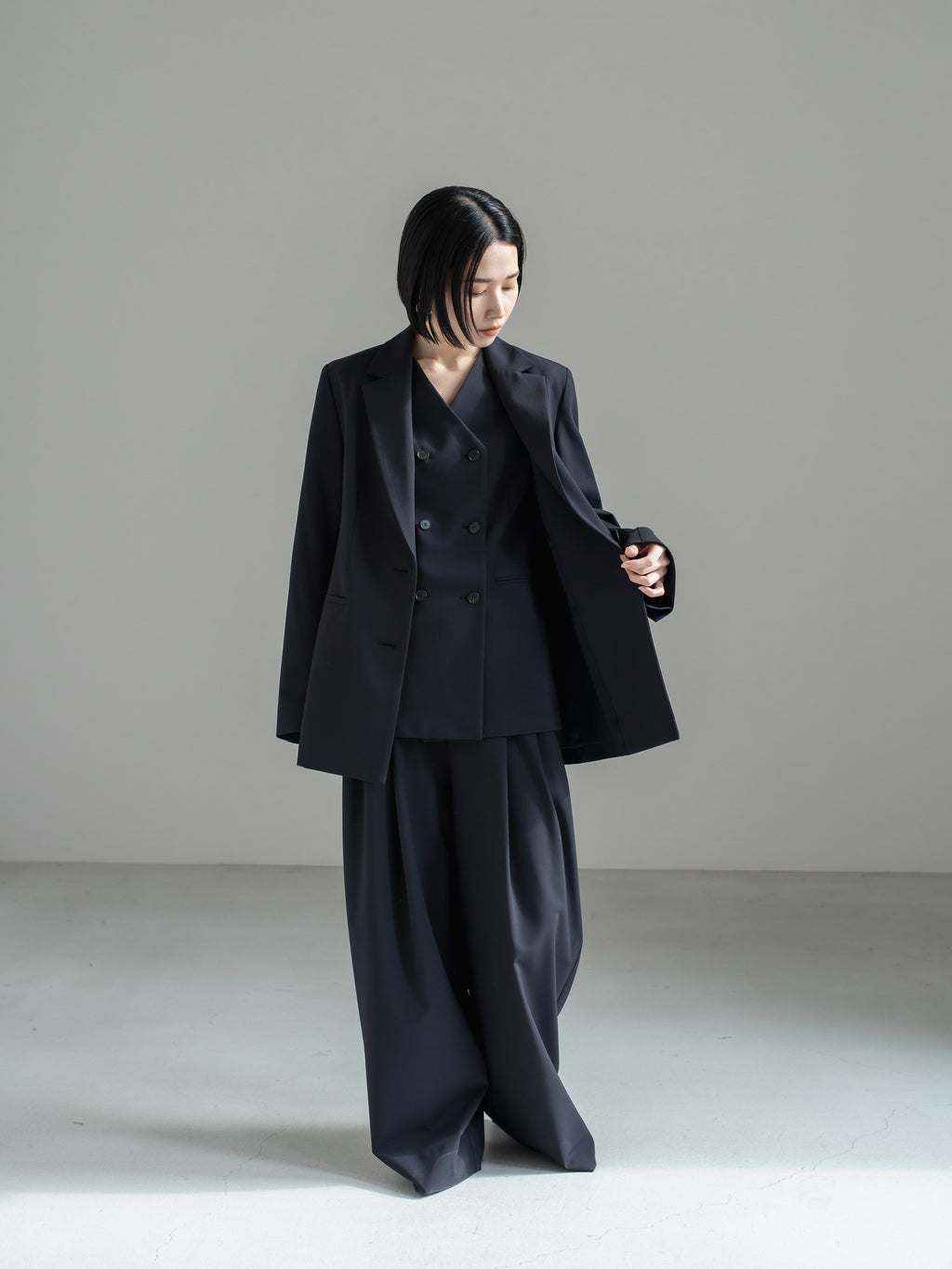 【PRE ORDER】OUTLINE JACKET - NAVY