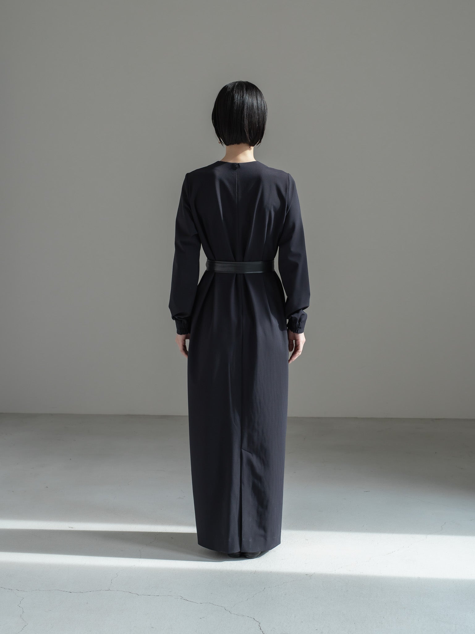 【新品タグ付】frey フレイ　TONE DRESS PRE ORDER】TONE DRESS - NAVY – FREY.online