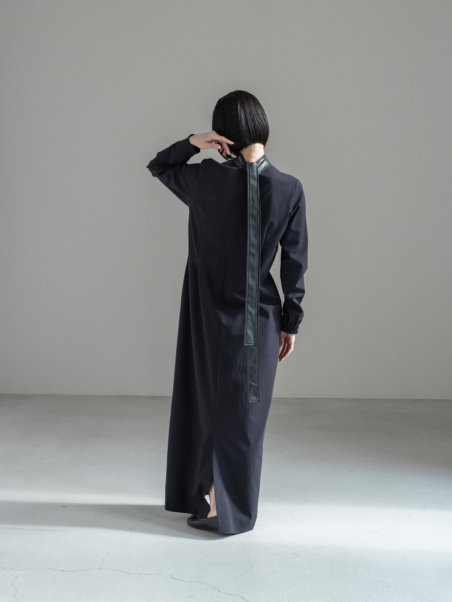 【PRE ORDER】TONE DRESS - NAVY