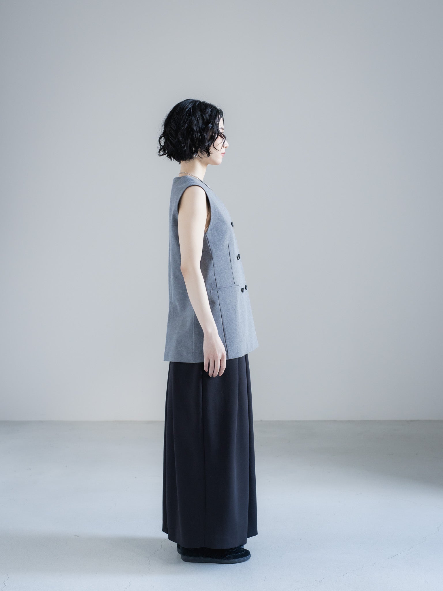 【PRE ORDER】CURVE VEST - GRAY