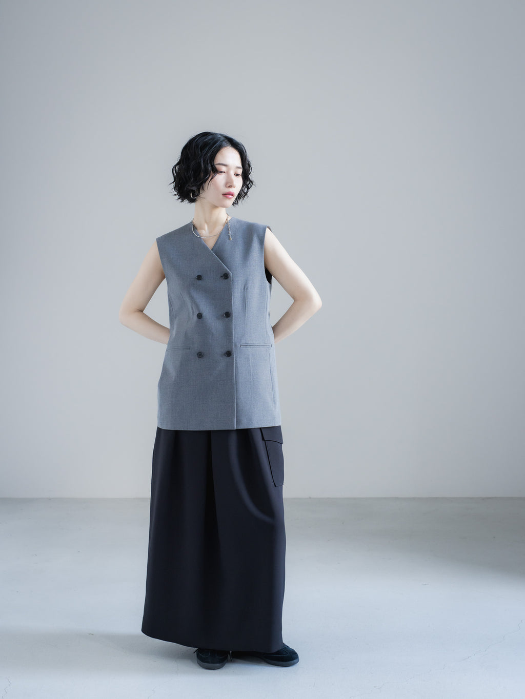【PRE ORDER】CURVE VEST - GRAY