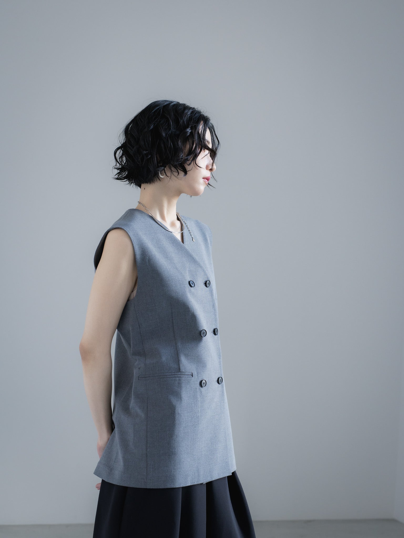 【PRE ORDER】CURVE VEST - GRAY