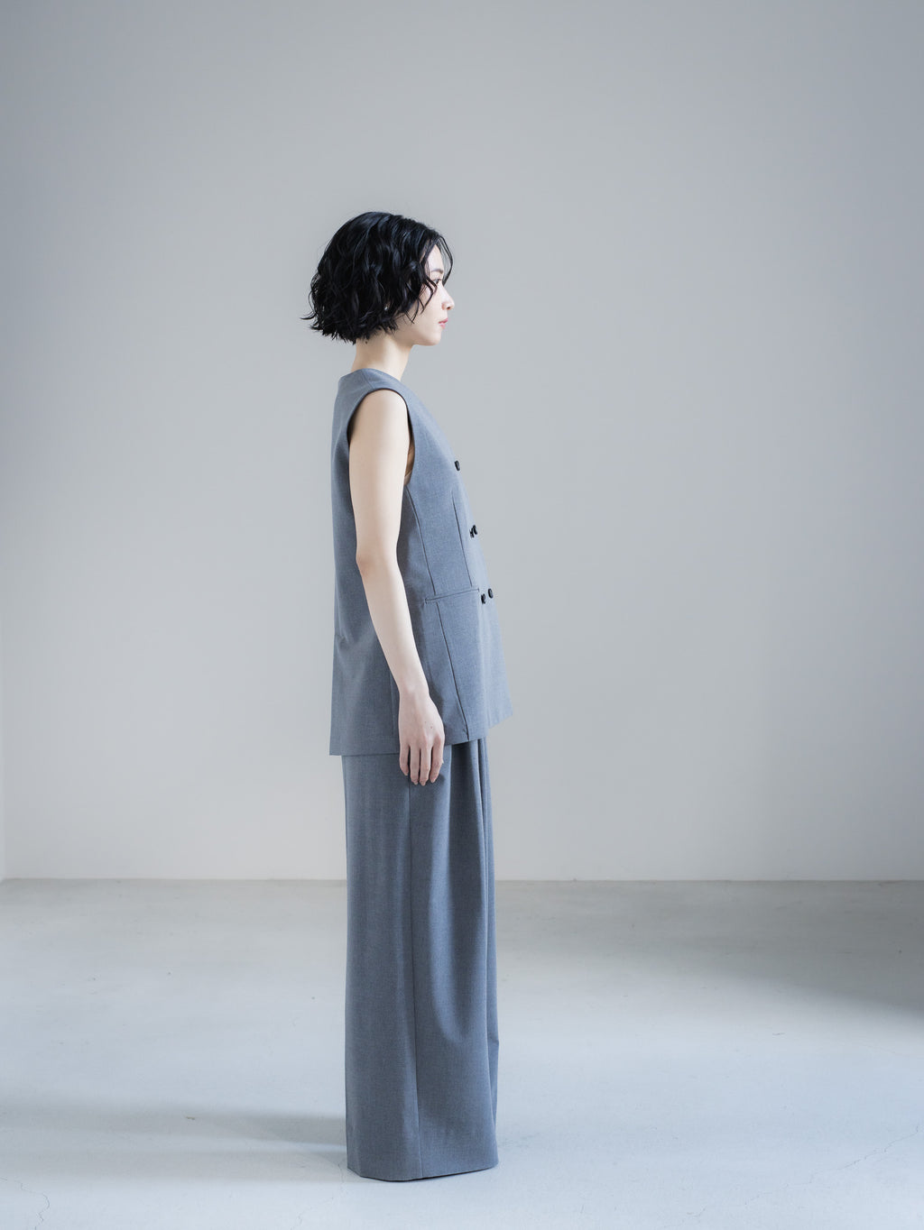 【PRE ORDER】CURVE VEST - GRAY