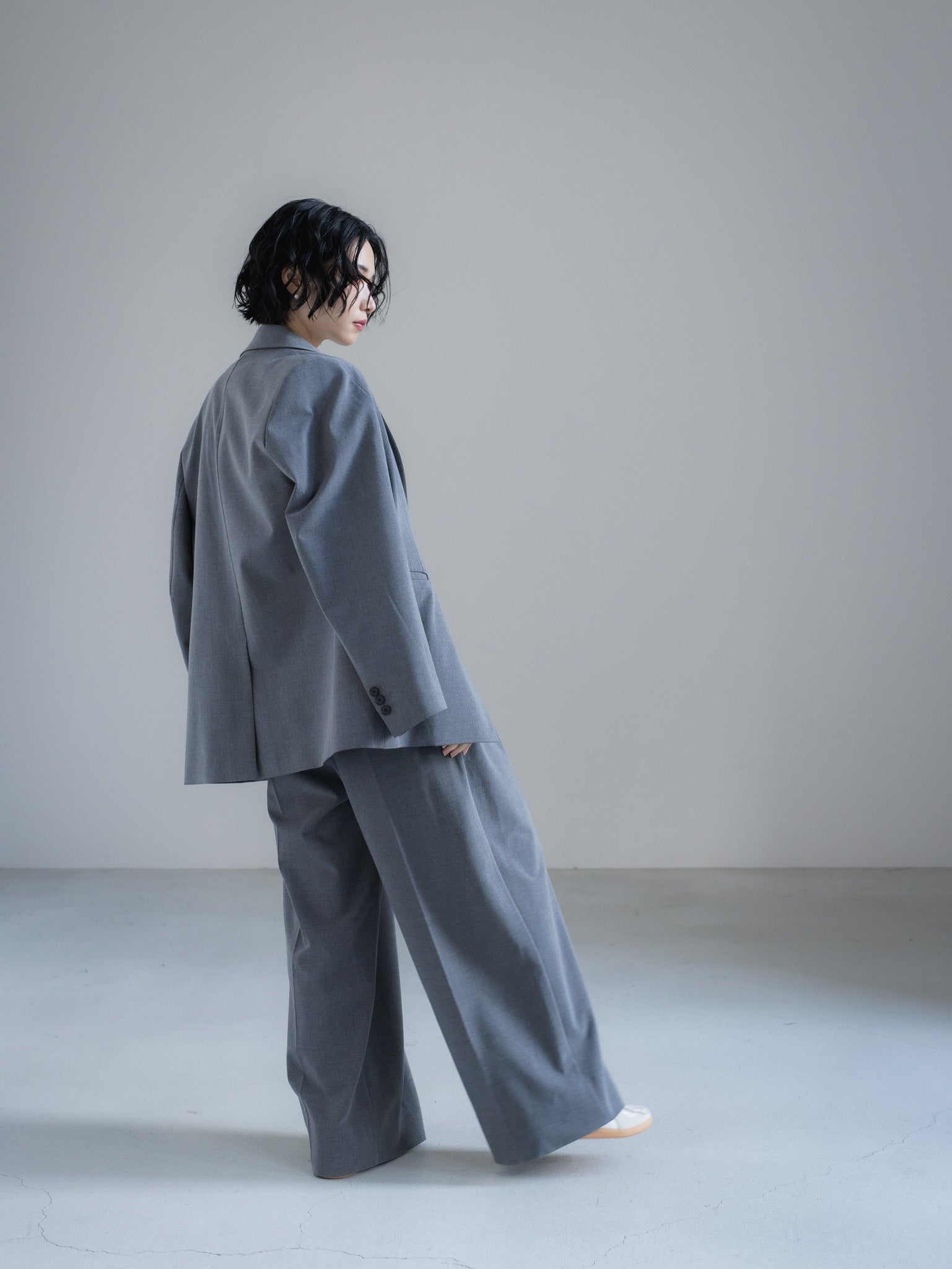 【PRE ORDER】OUTLINE JACKET - GRAY