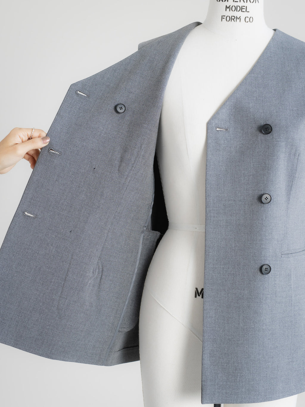 【PRE ORDER】CURVE VEST - GRAY