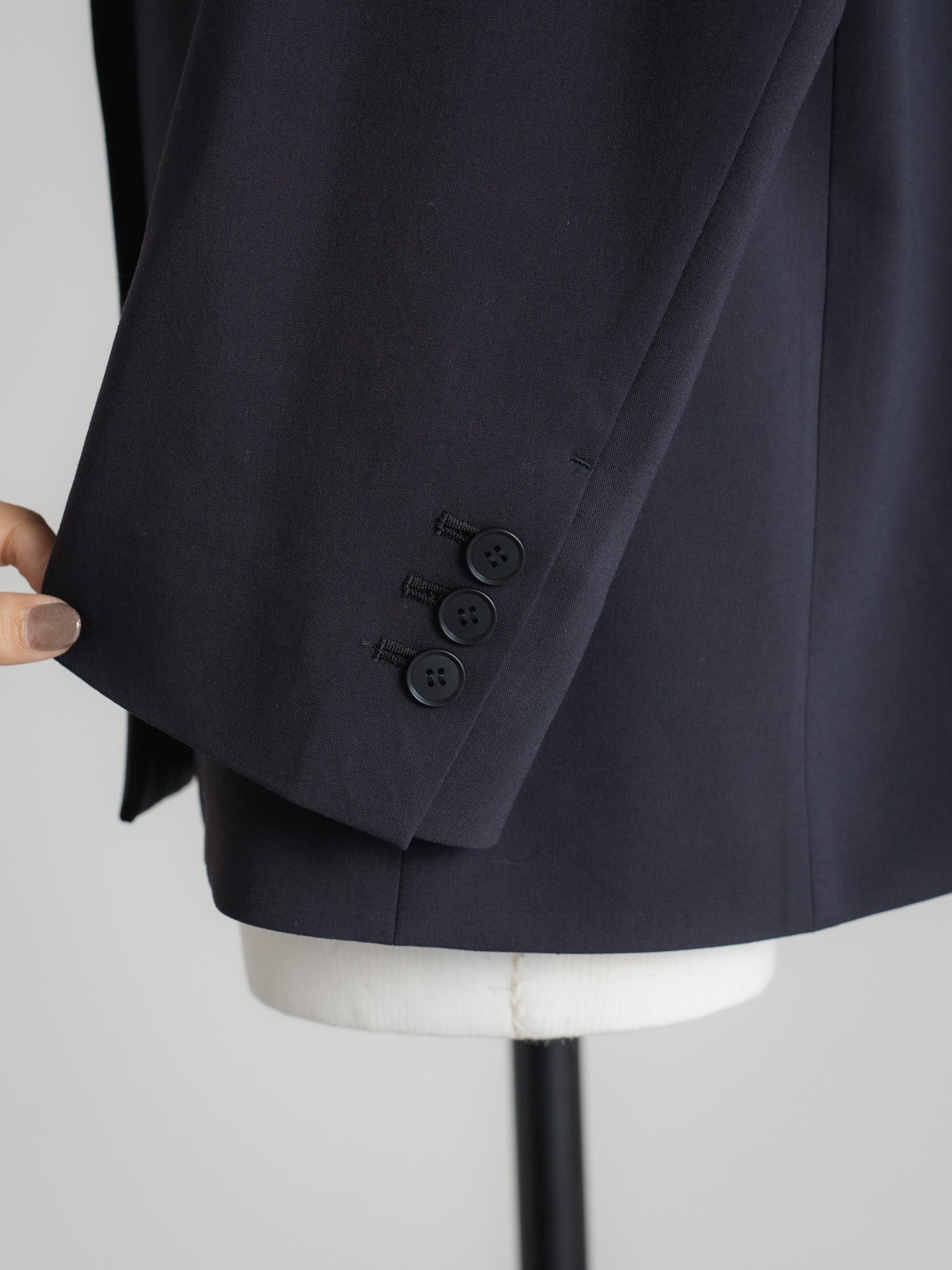 【PRE ORDER】OUTLINE JACKET - NAVY