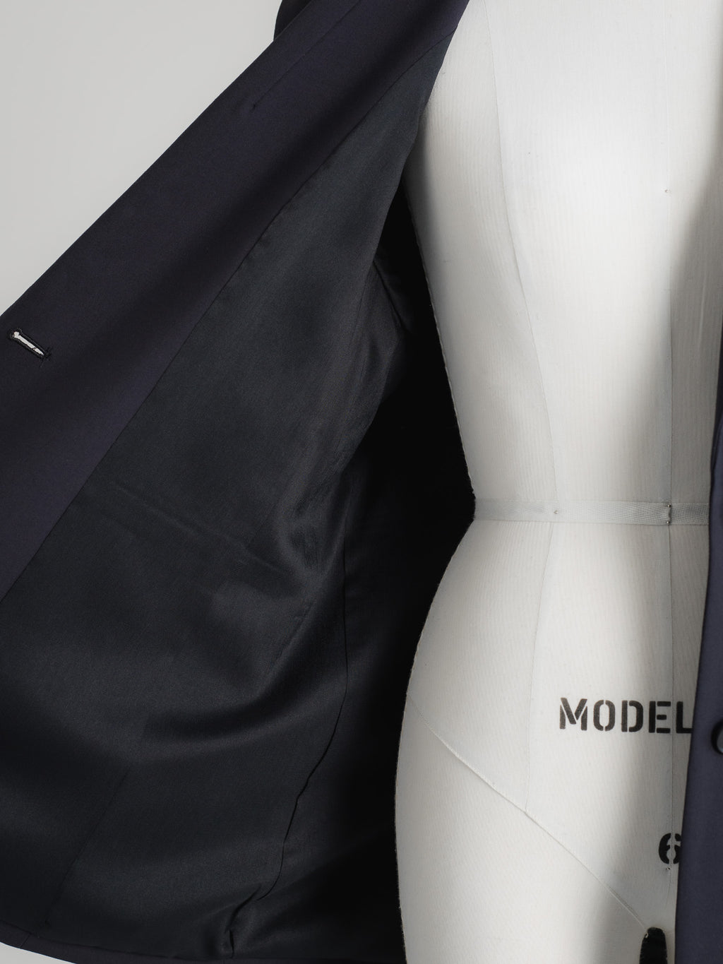 【PRE ORDER】OUTLINE JACKET - NAVY