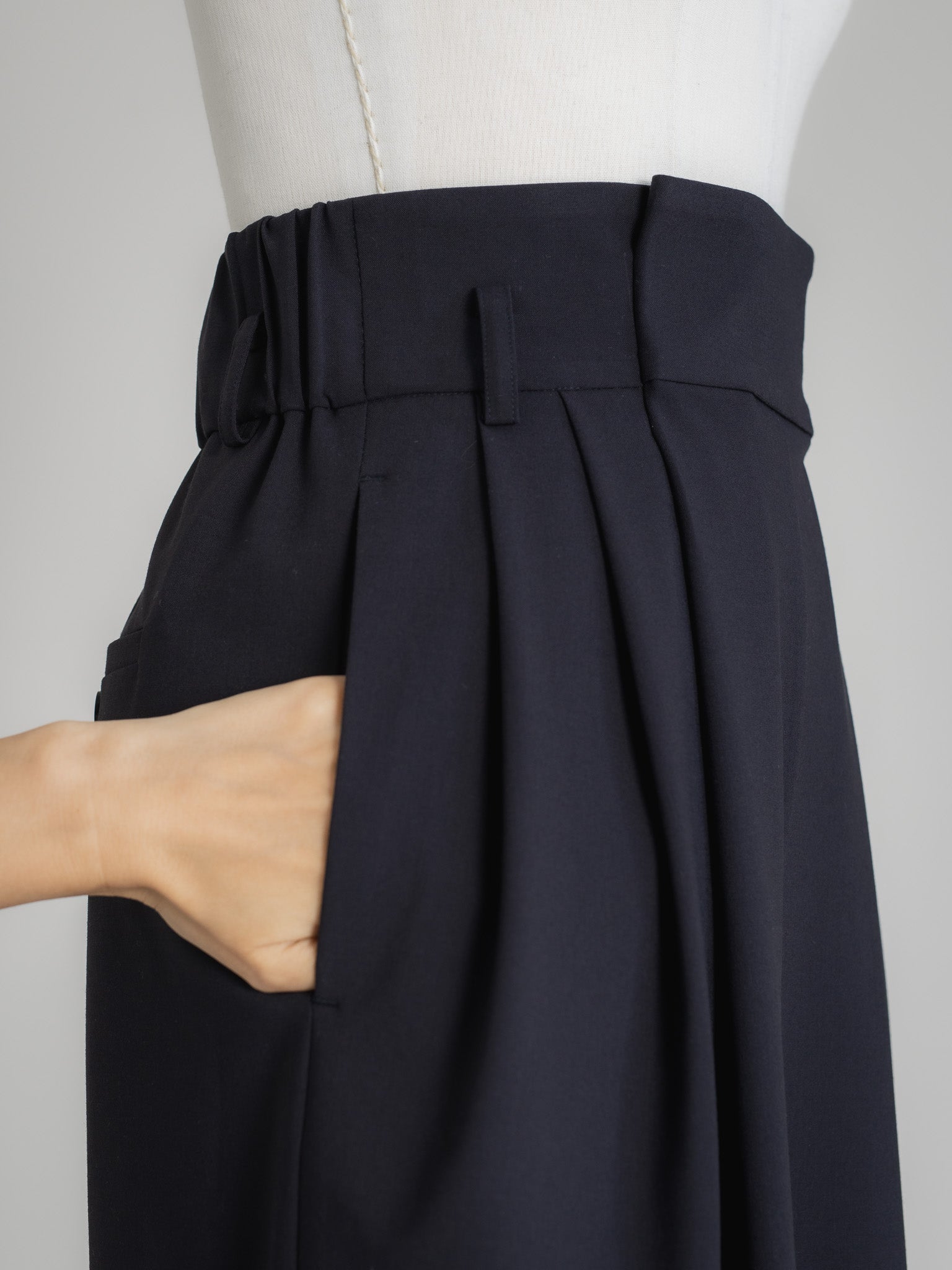 【PRE ORDER】FOLD HIGH PANTS - NAVY