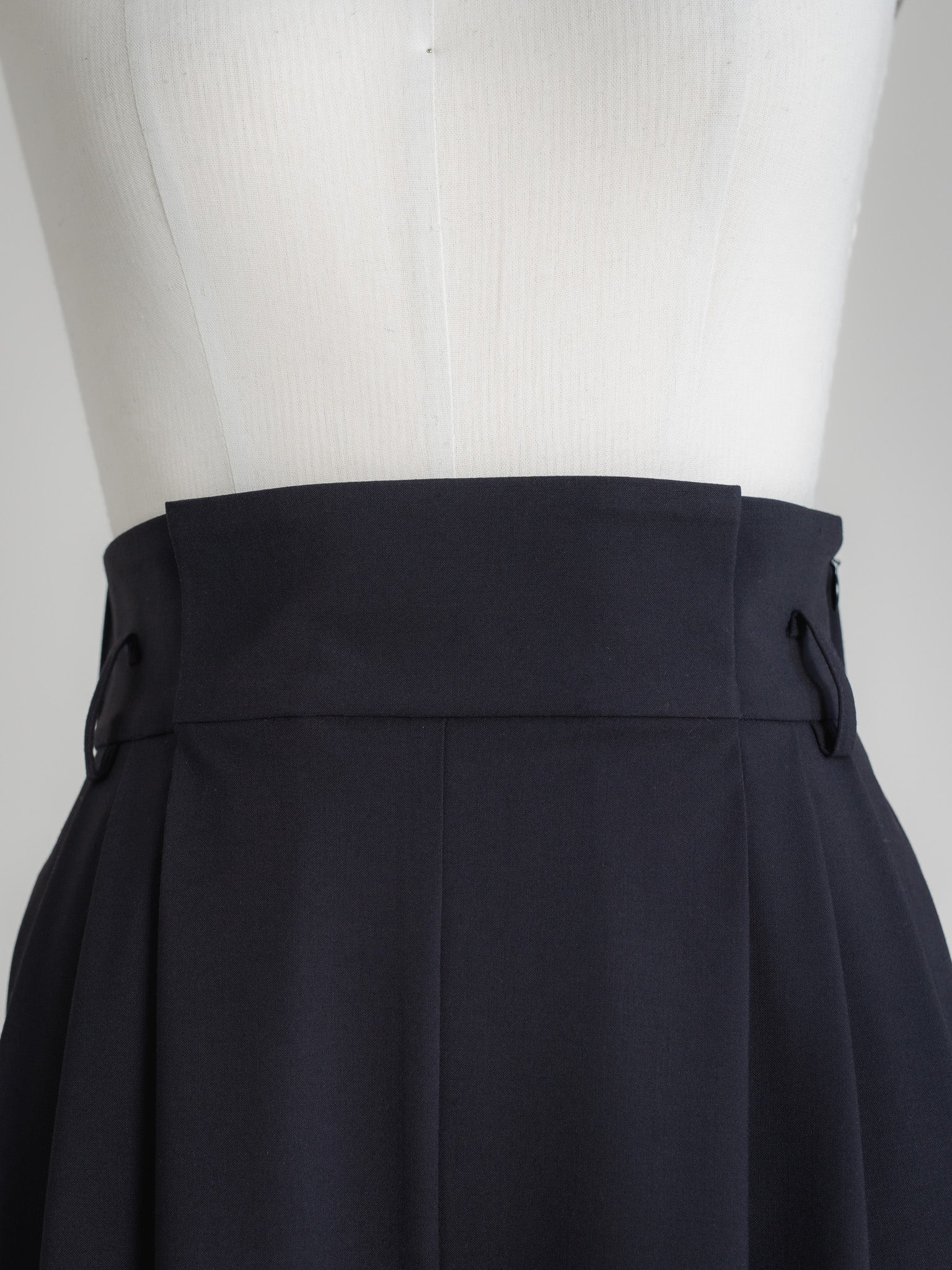 【PRE ORDER】FOLD HIGH PANTS - NAVY